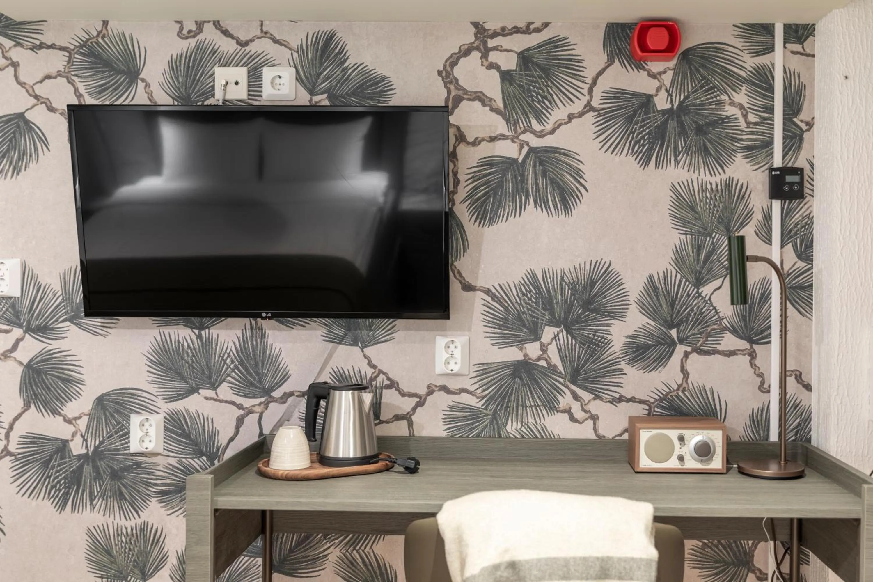 Coffee/tea facilities in Home Hotel Majoren