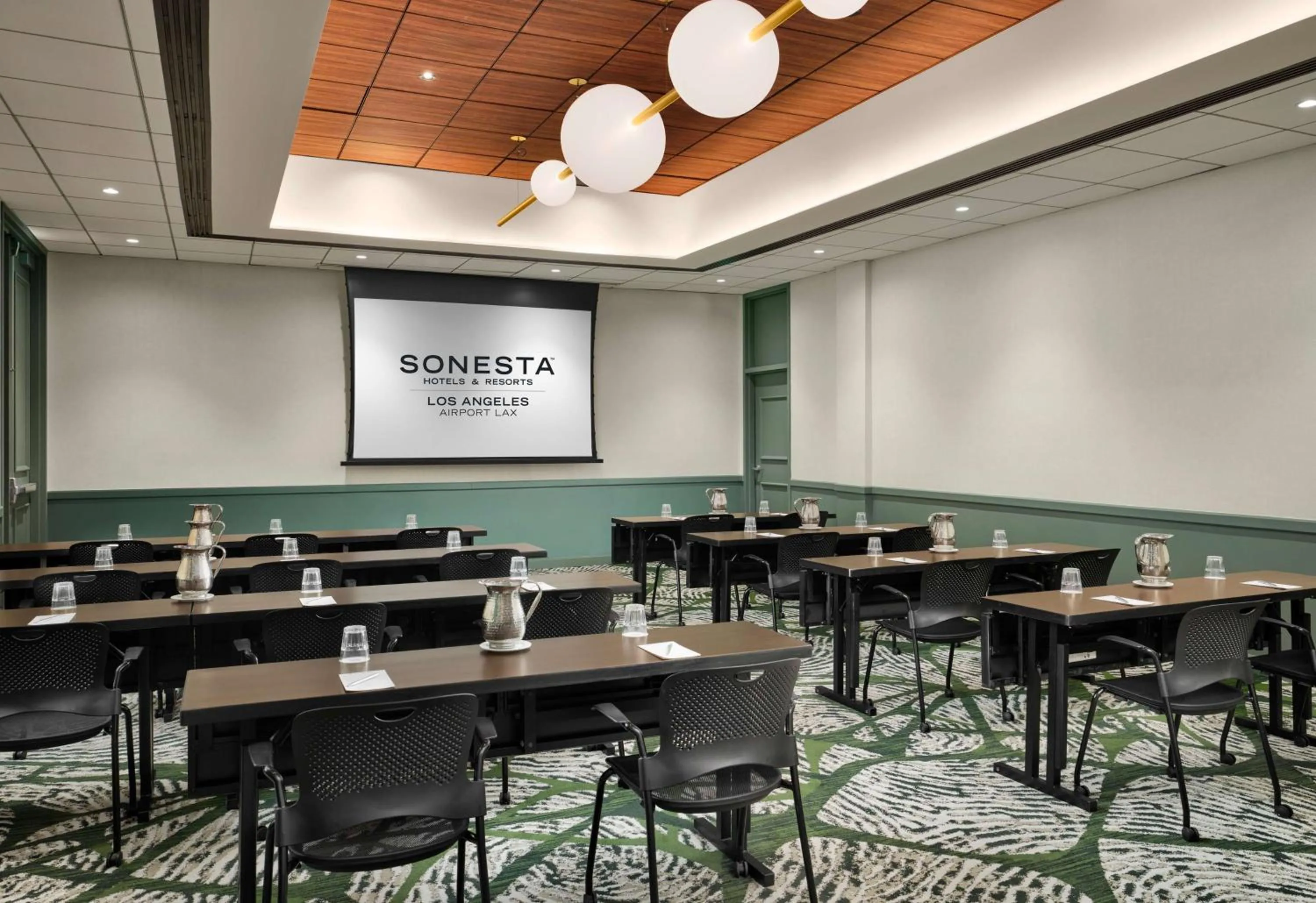 Meeting/conference room in Sonesta Los Angeles Airport LAX
