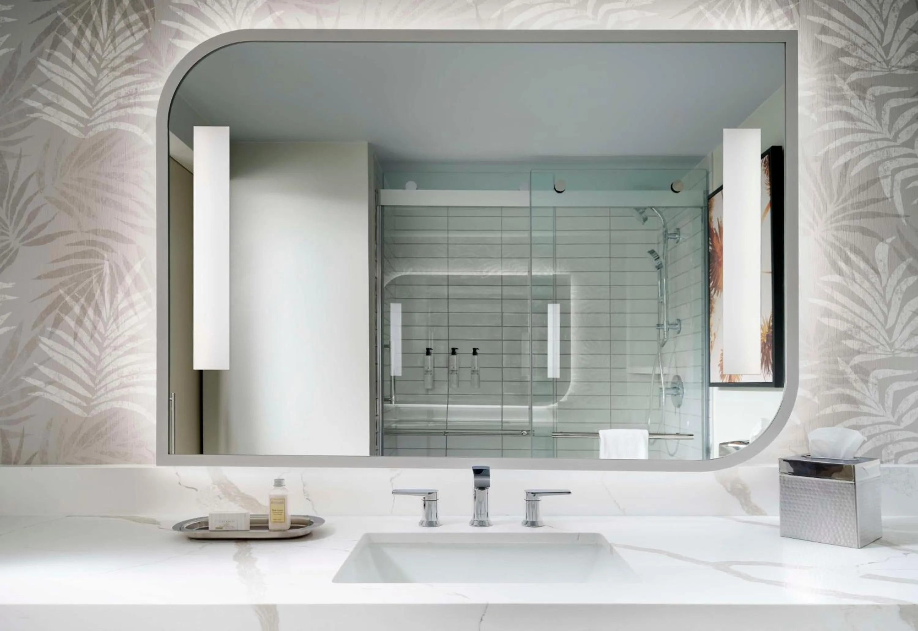 Bathroom in Sonesta Los Angeles Airport LAX