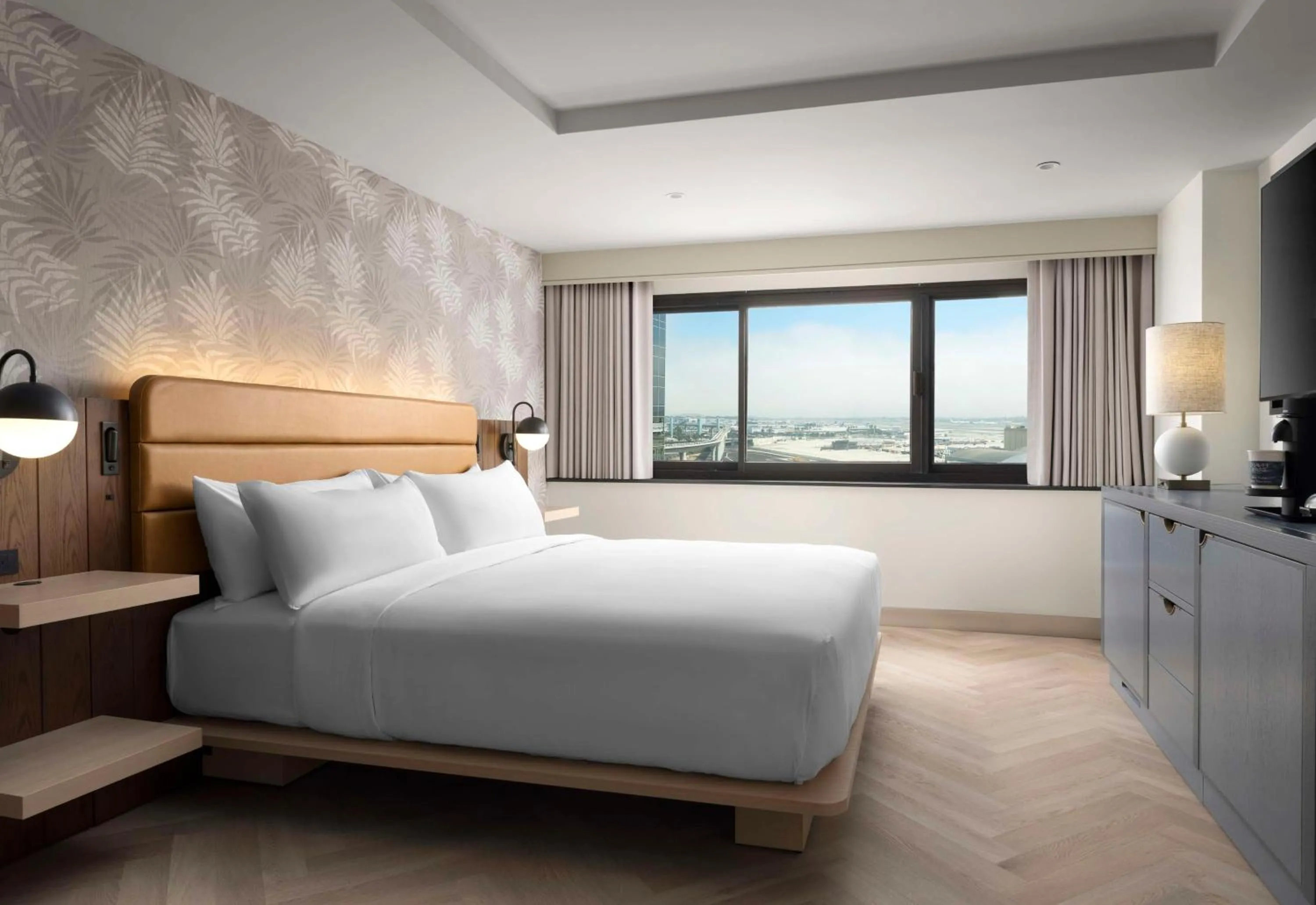 Bedroom, Bed in Sonesta Los Angeles Airport LAX