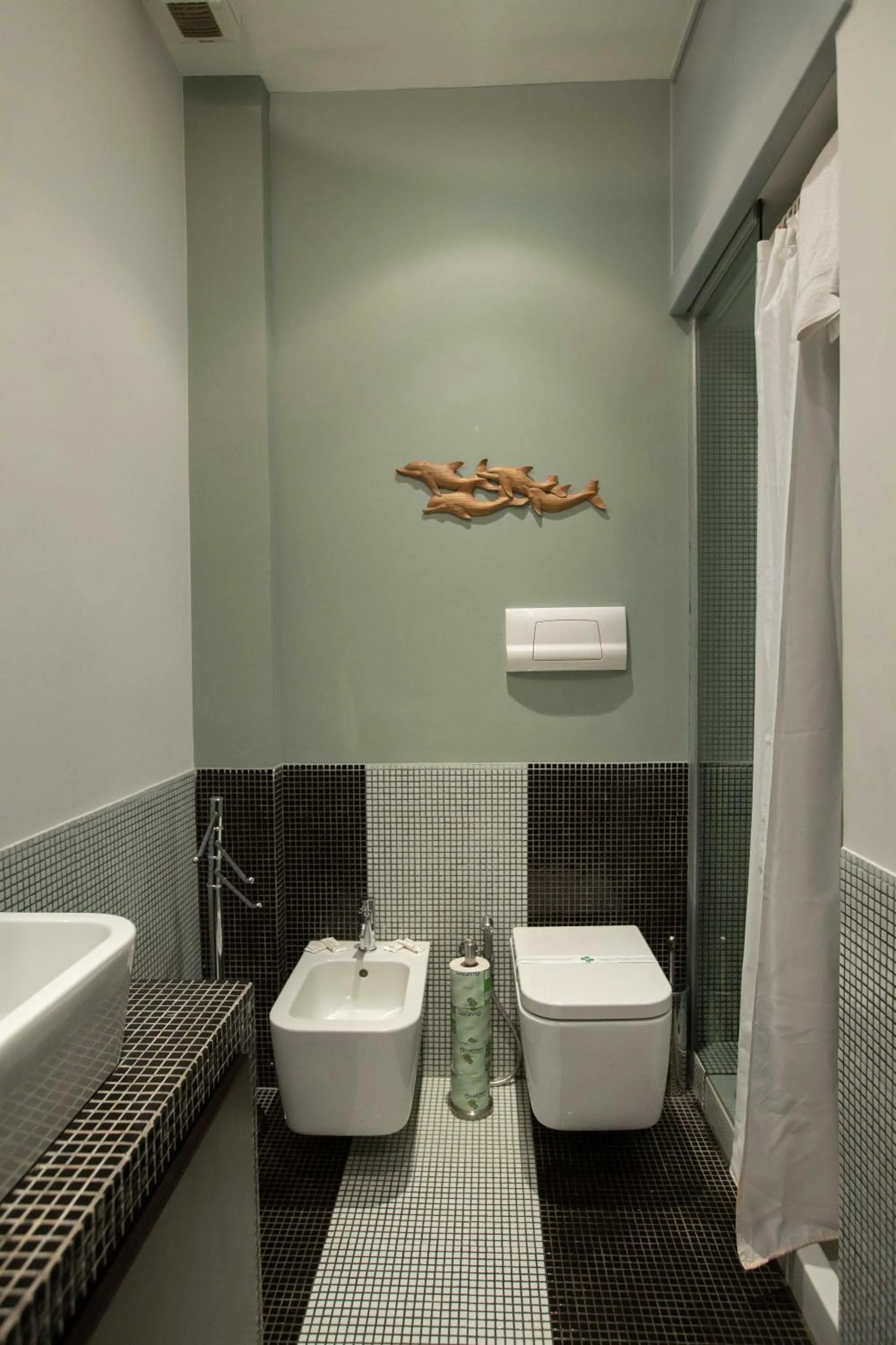Bathroom in Two Sisters Suites