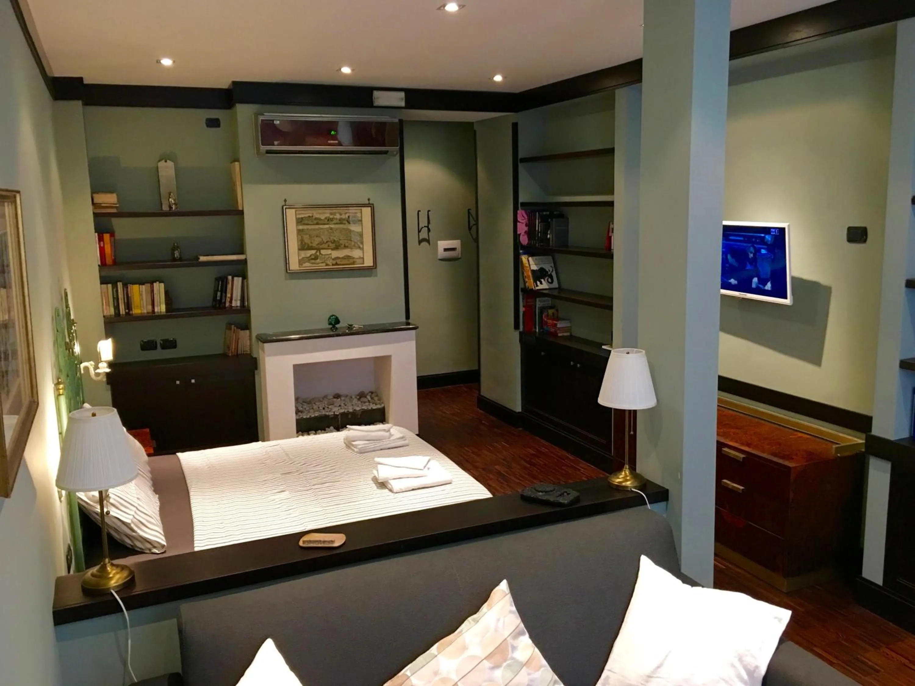 Seating area in Two Sisters Suites