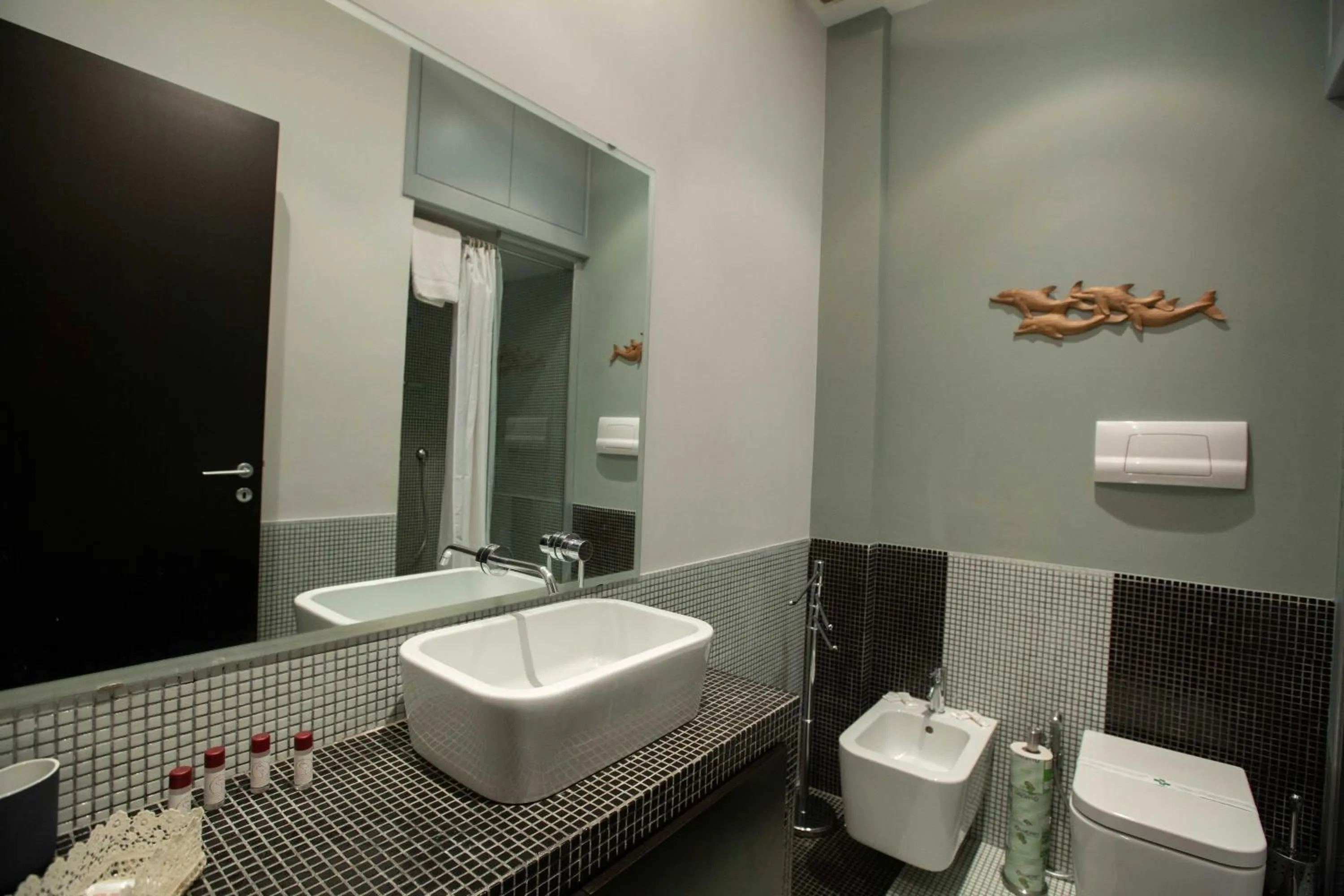 Bathroom in Two Sisters Suites