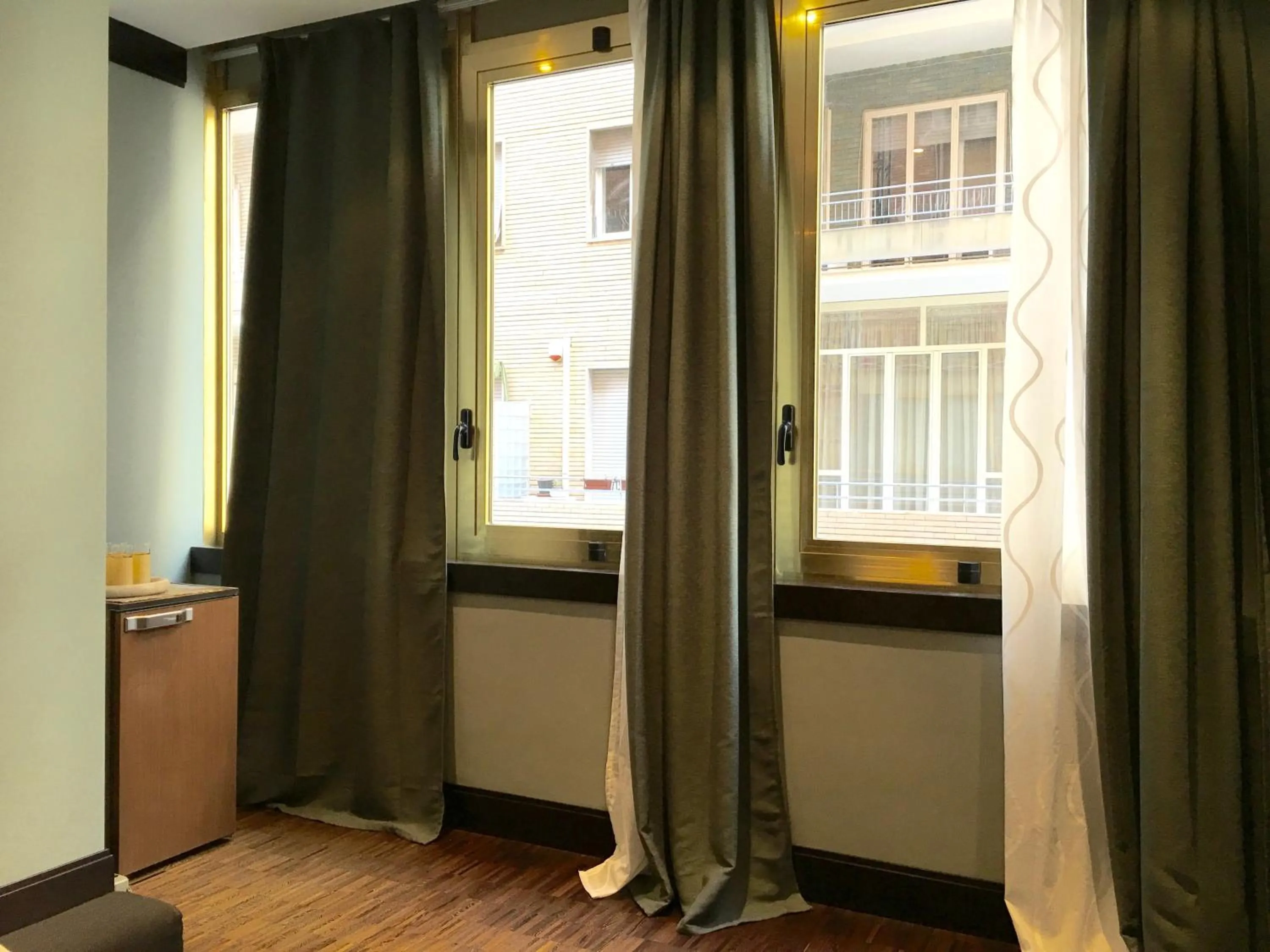 Living room in Two Sisters Suites