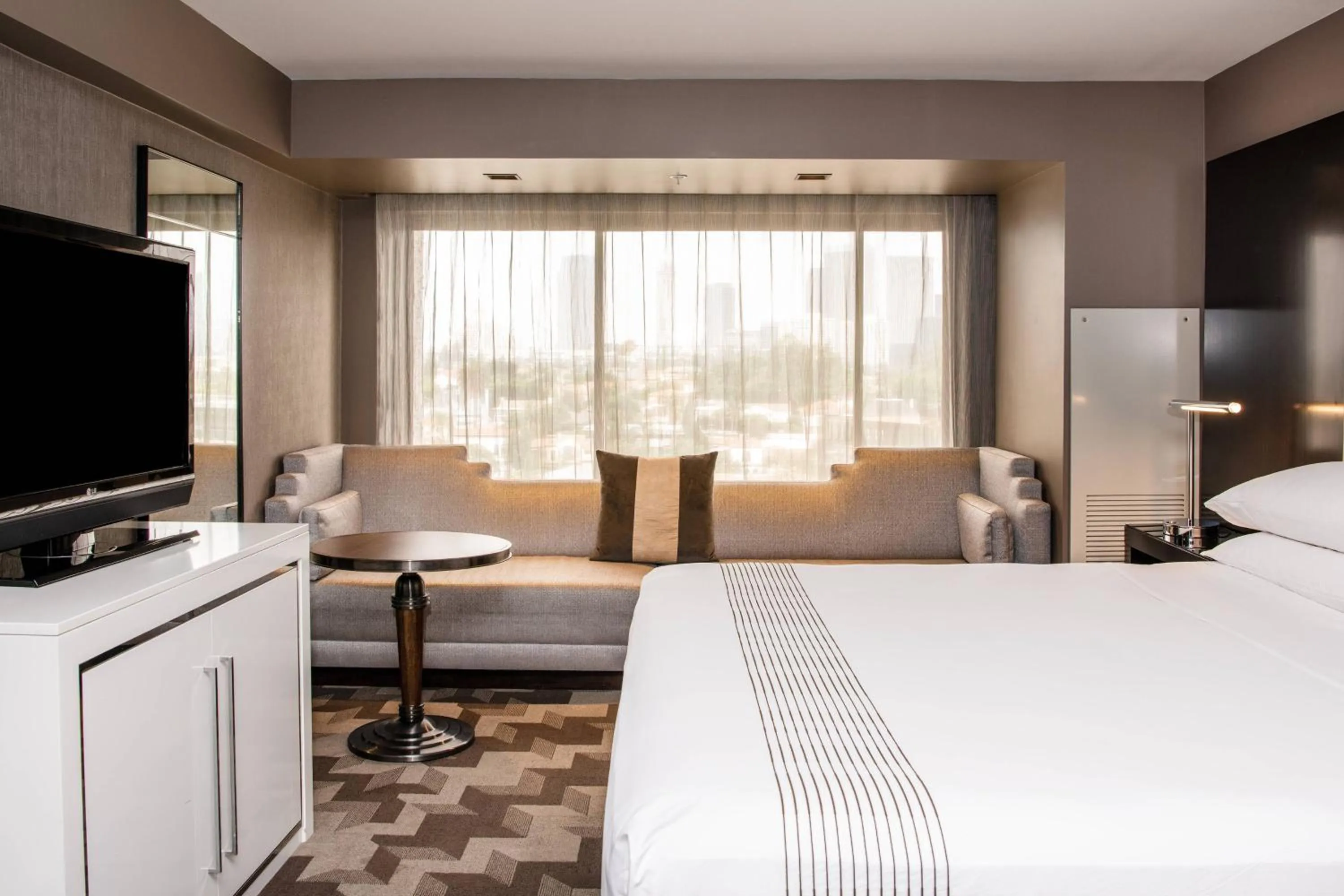 Bedroom, Bed in Beverly Hills Marriott