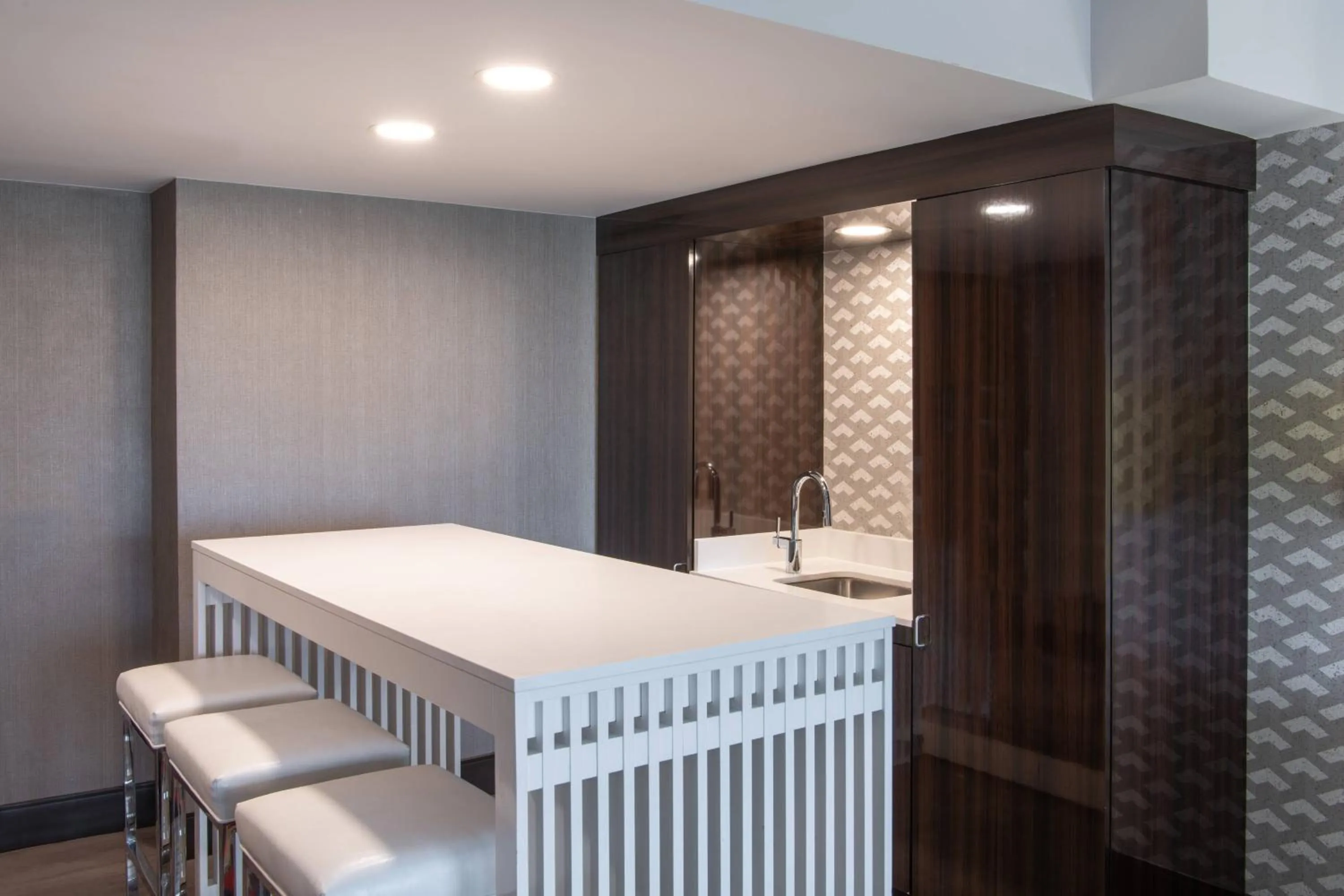 Photo of the whole room in Beverly Hills Marriott