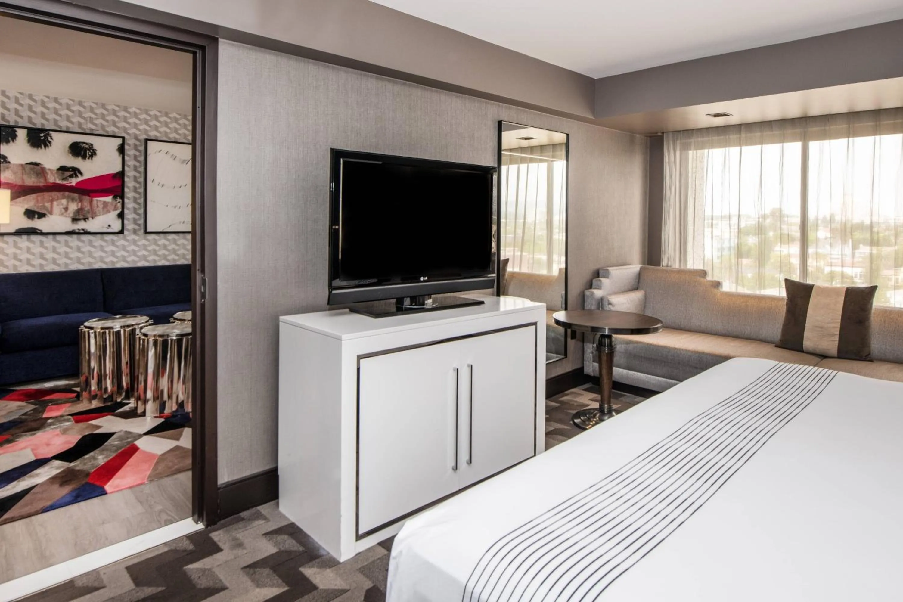 Bedroom, Bed in Beverly Hills Marriott