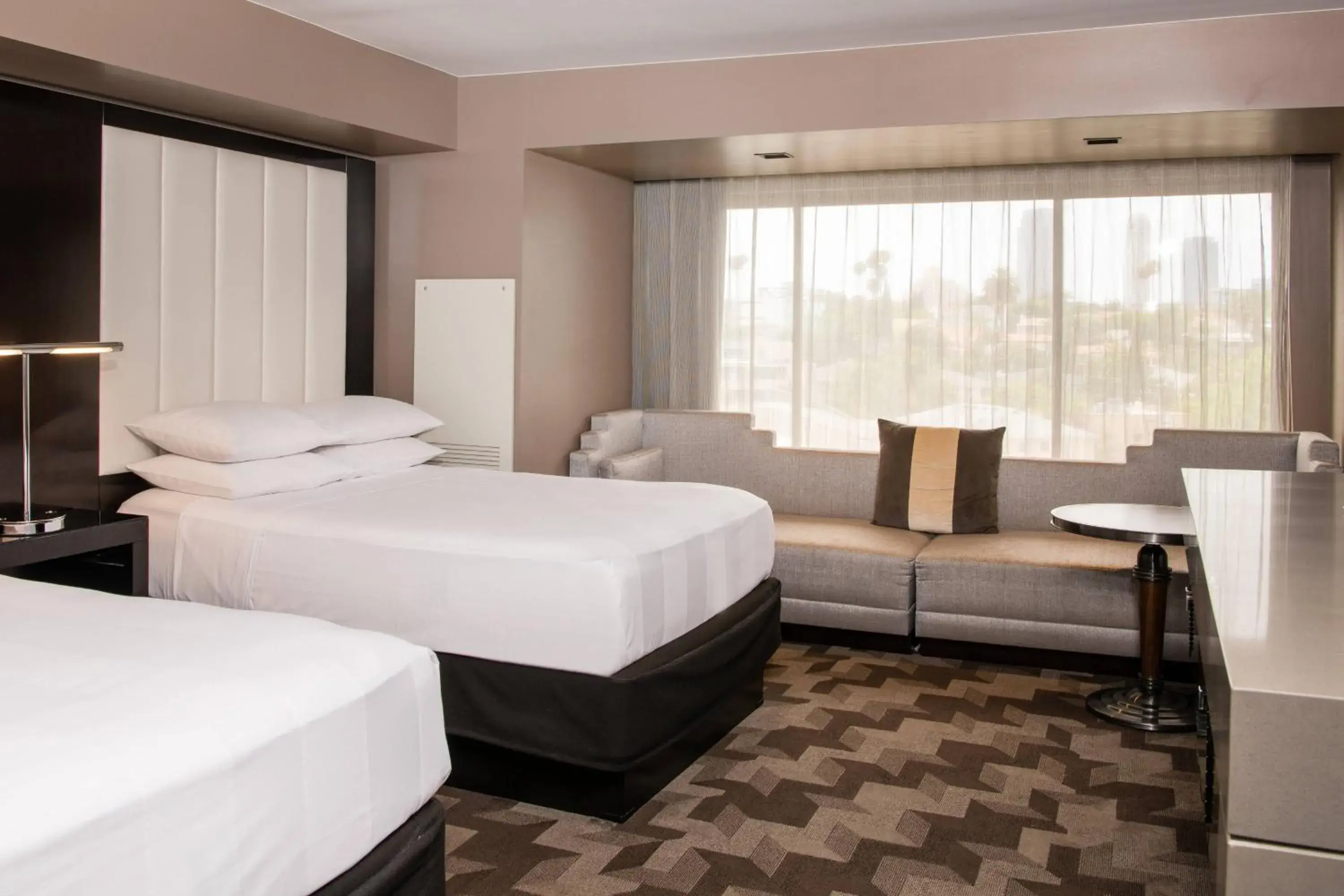 Double Room with Two Double Beds in Beverly Hills Marriott Double Room with Two Double Beds in Beverly Hills Marriott