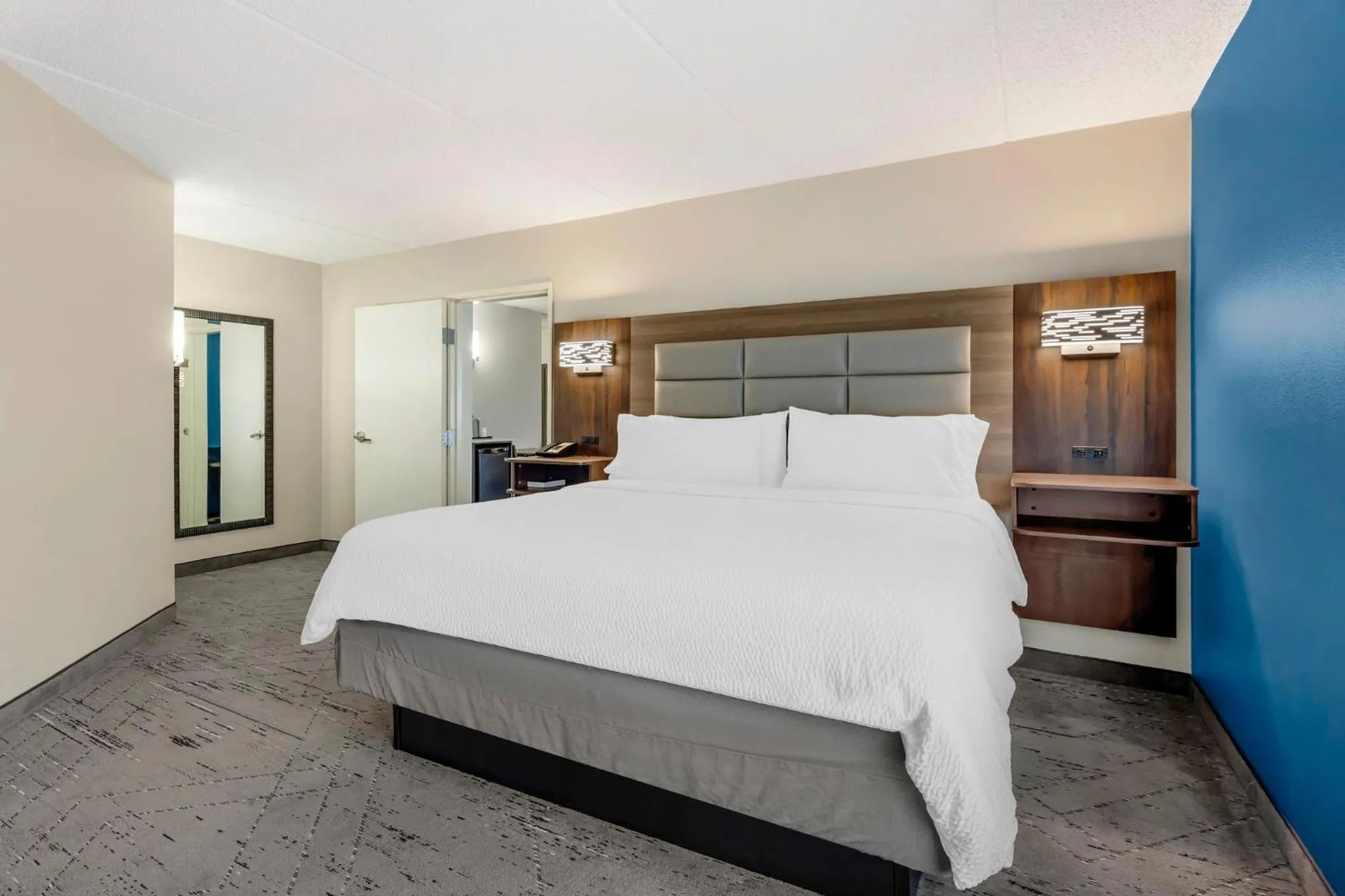 Photo of the whole room, Bed in Holiday Inn Express & Suites Nashville Southeast - Antioch by IHG