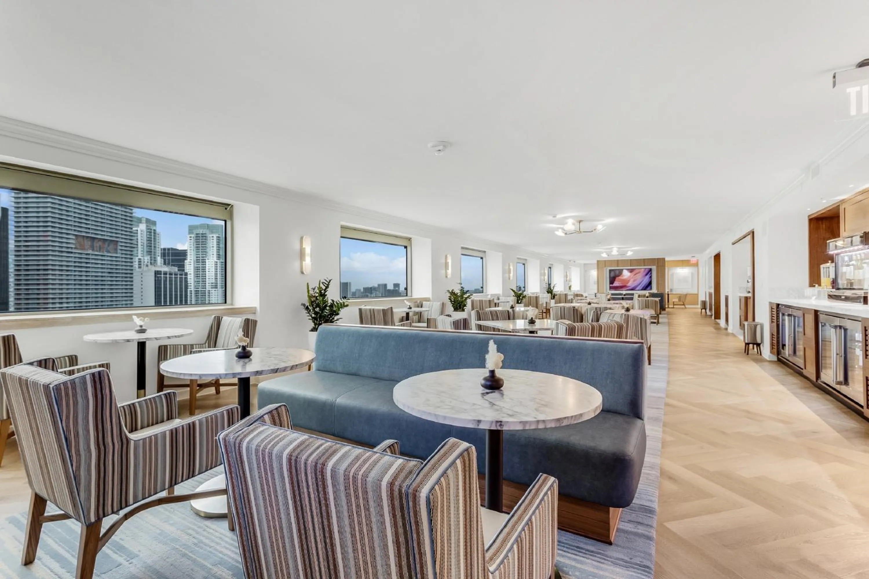 Photo of the whole room in InterContinental Miami by IHG