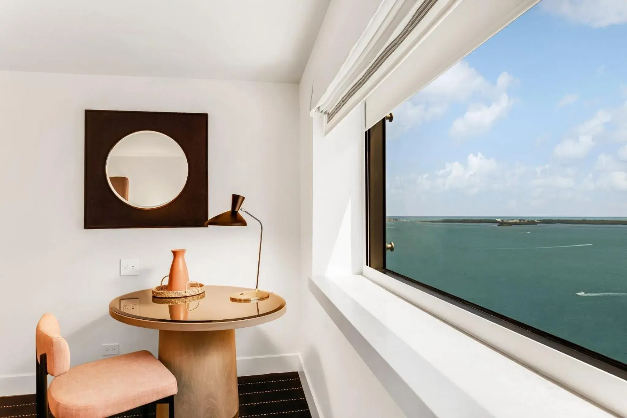 Classic King Room with Partial Bay View in InterContinental Miami by IHG Classic King Room with Partial Bay View in InterContinental Miami by IHG