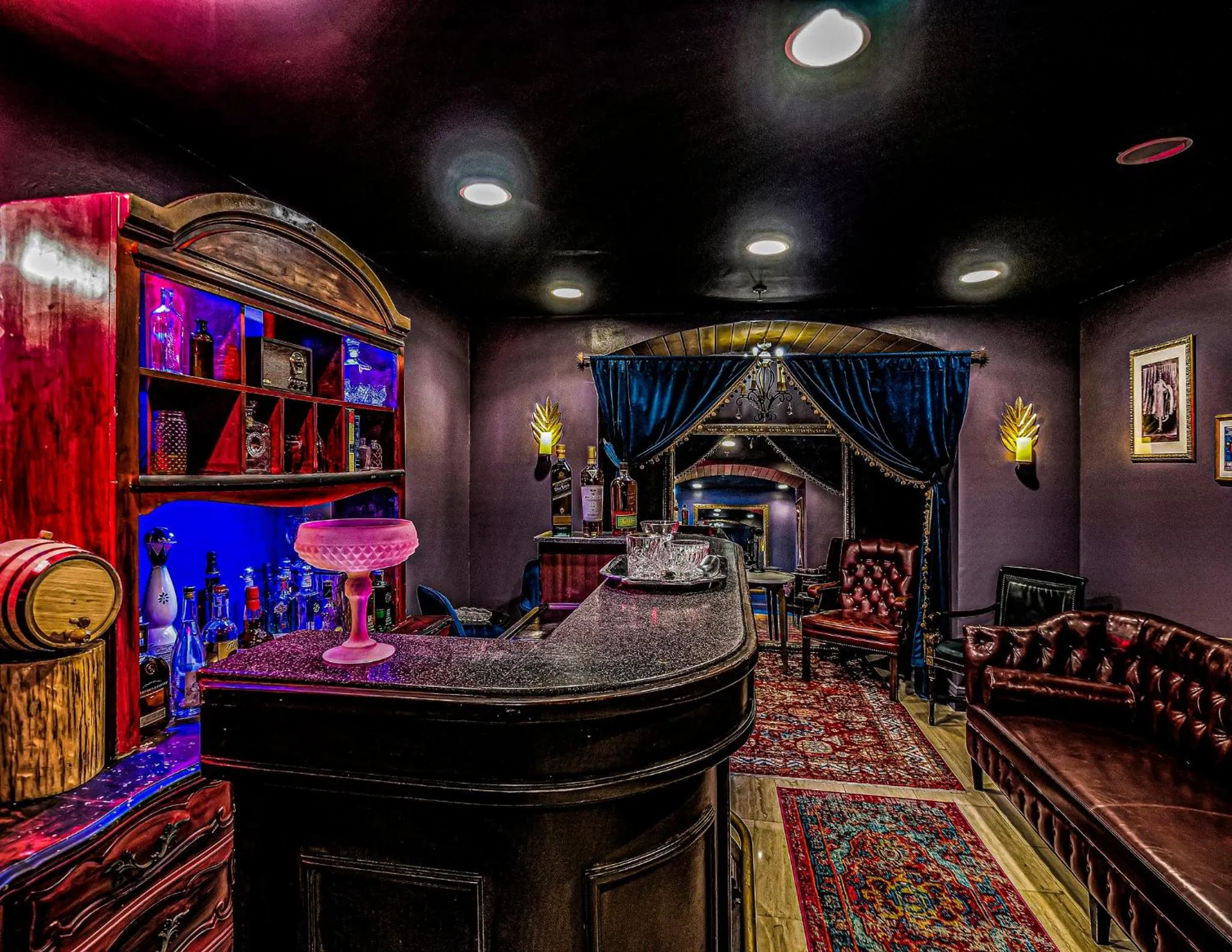 Lounge or bar in InterContinental Miami by IHG