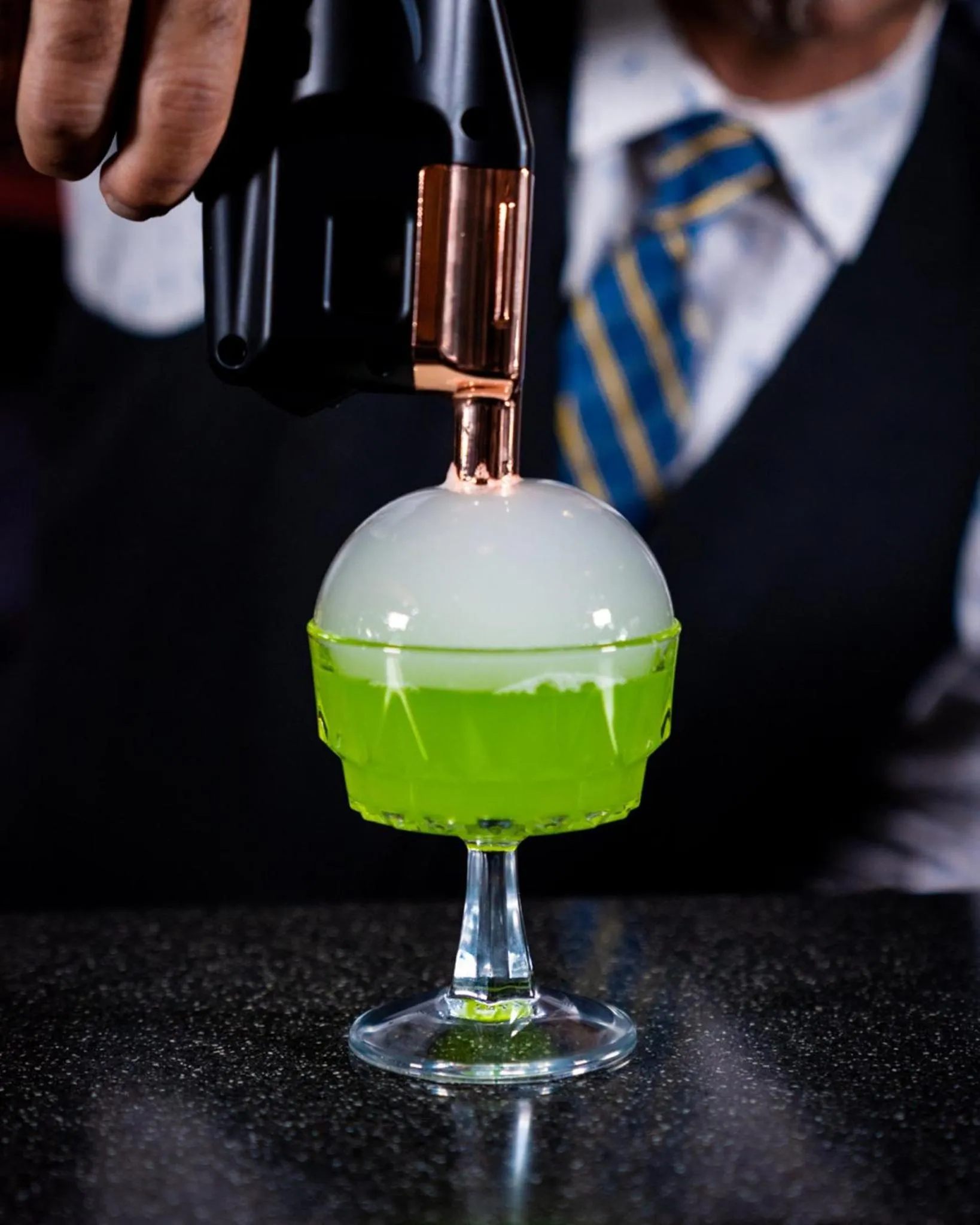 Lounge or bar in InterContinental Miami by IHG