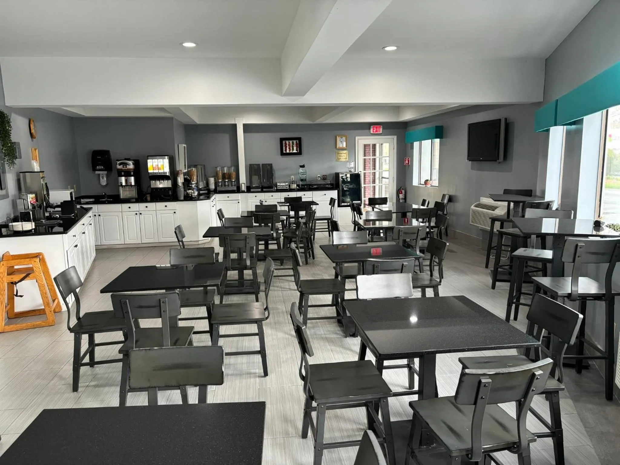 Breakfast in Admiralty Inn & Suites - a Red Collection Hotel