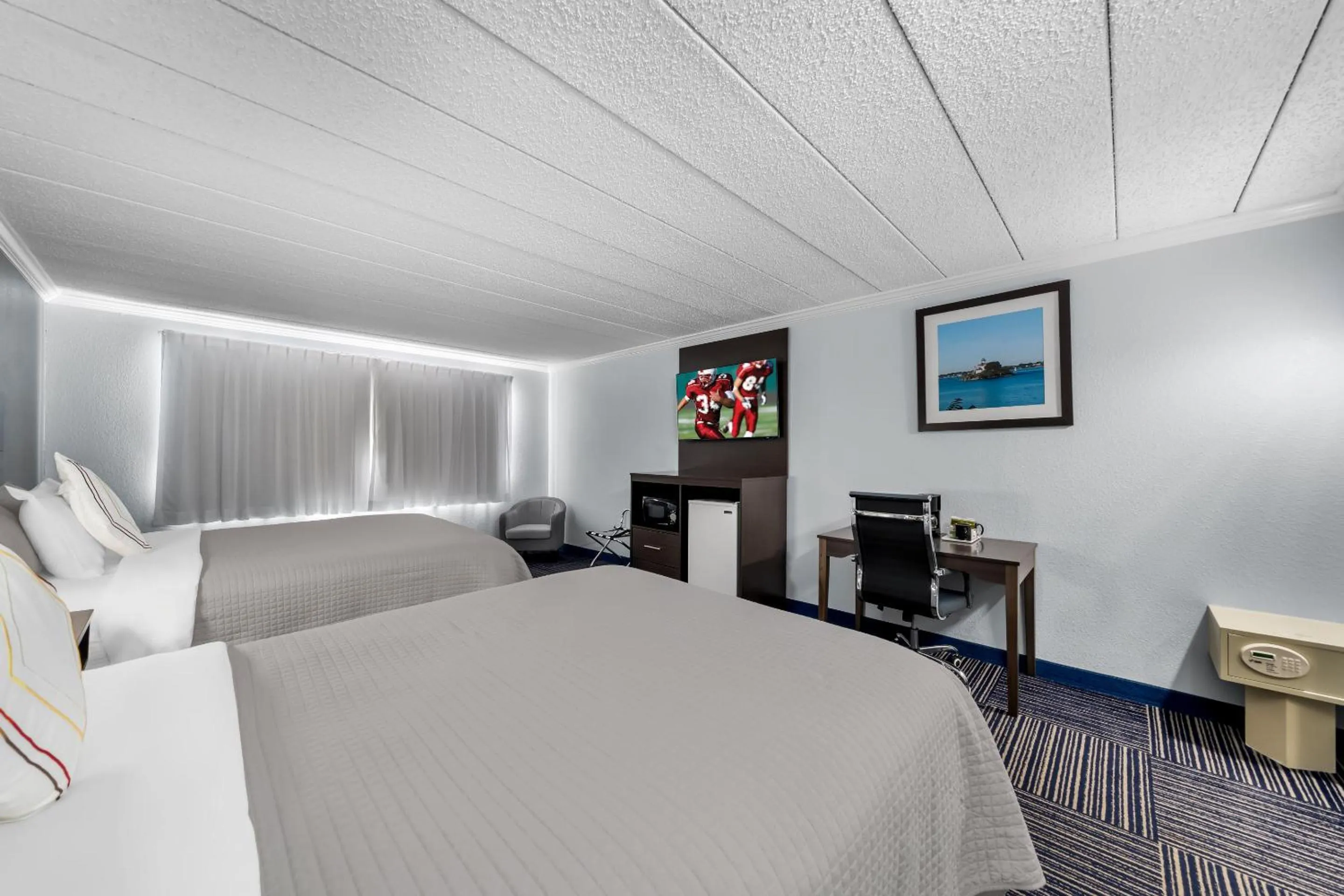 Photo of the whole room, Bed in Admiralty Inn & Suites - a Red Collection Hotel