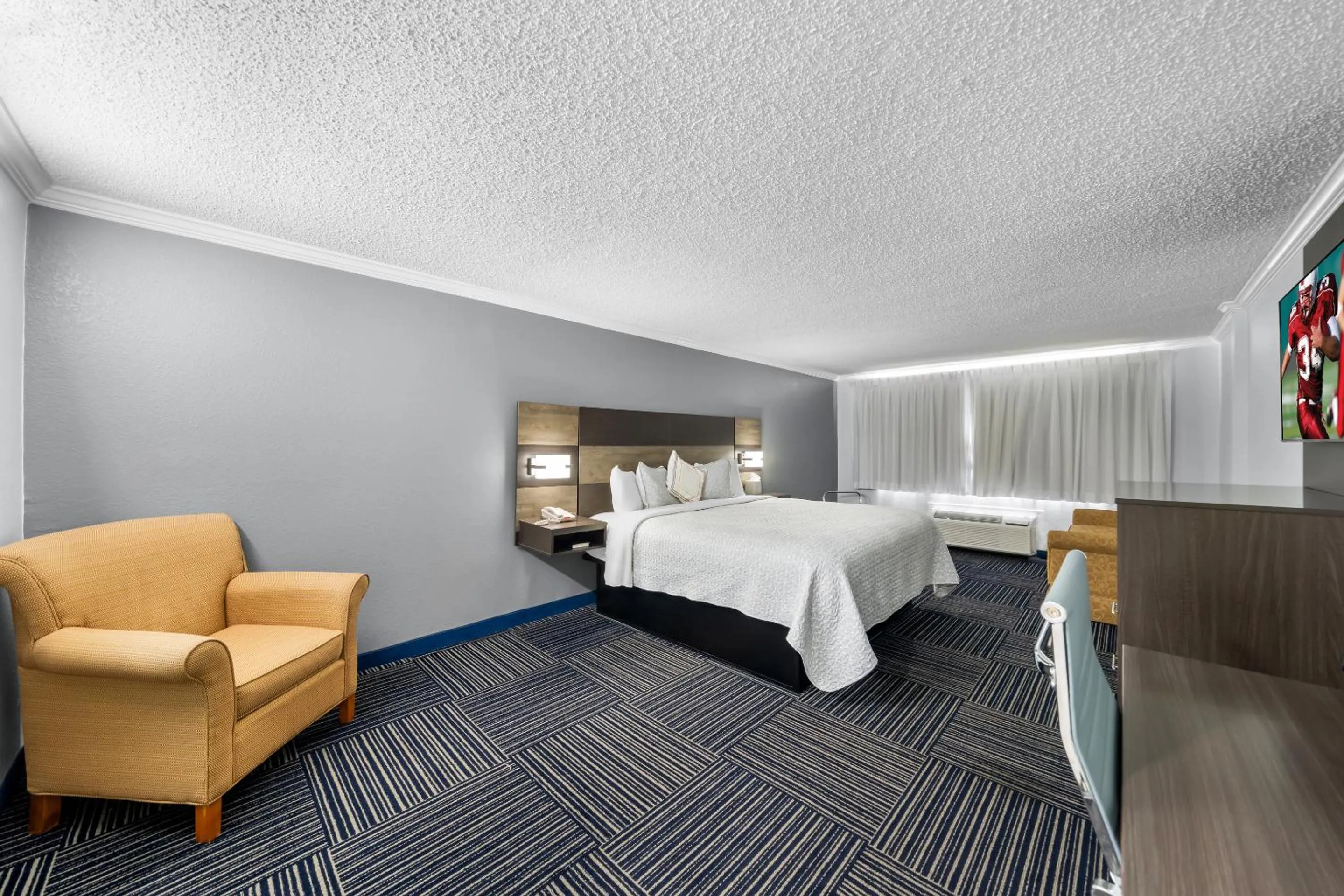 Photo of the whole room, Bed in Admiralty Inn & Suites - a Red Collection Hotel