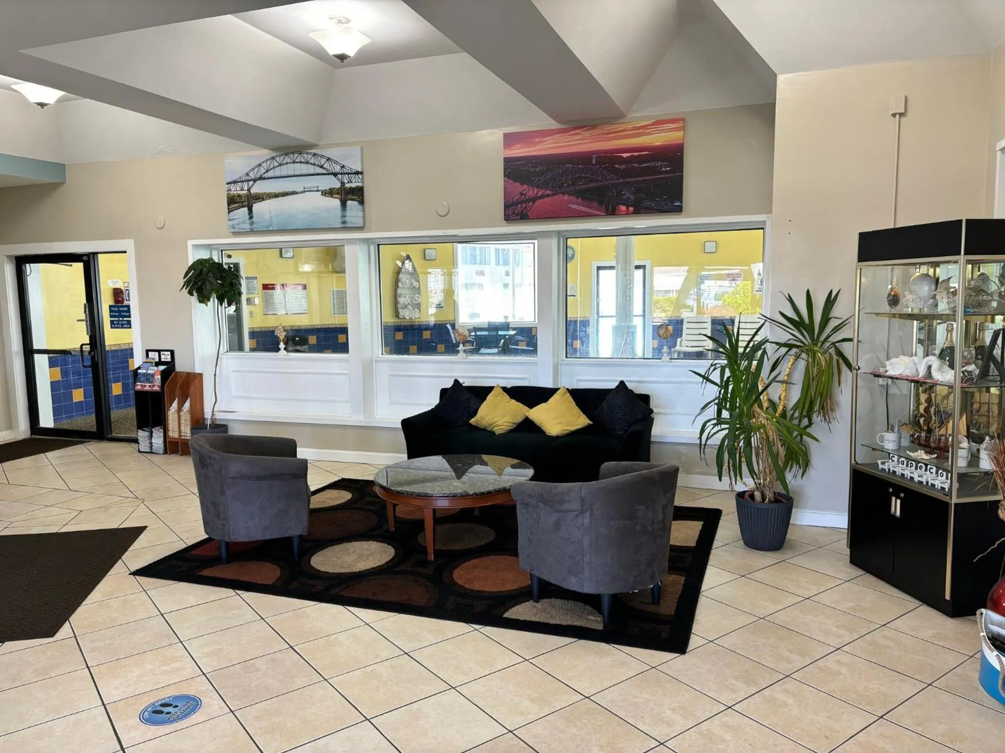 Lobby or reception in Admiralty Inn & Suites - a Red Collection Hotel