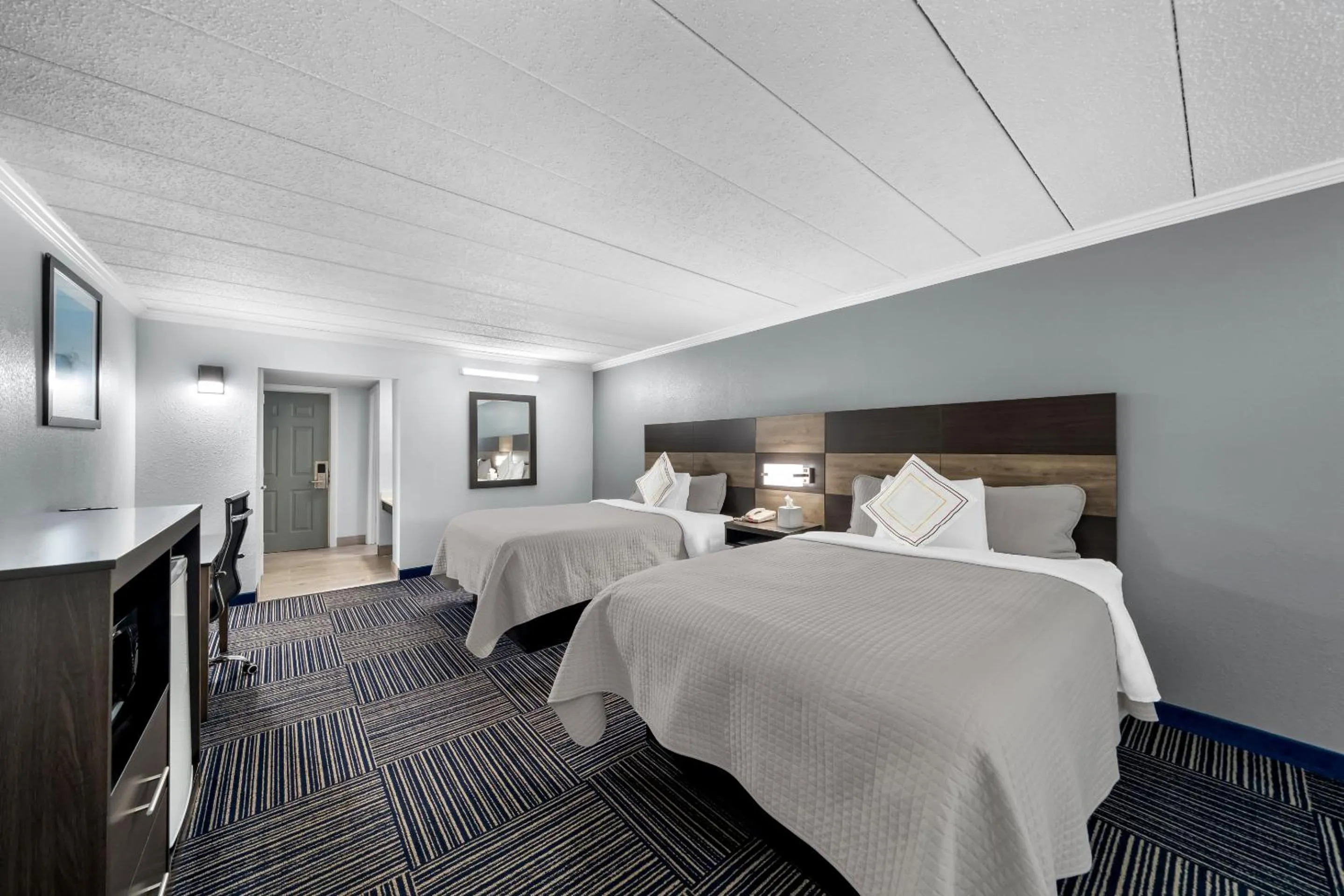 Photo of the whole room, Bed in Admiralty Inn & Suites - a Red Collection Hotel