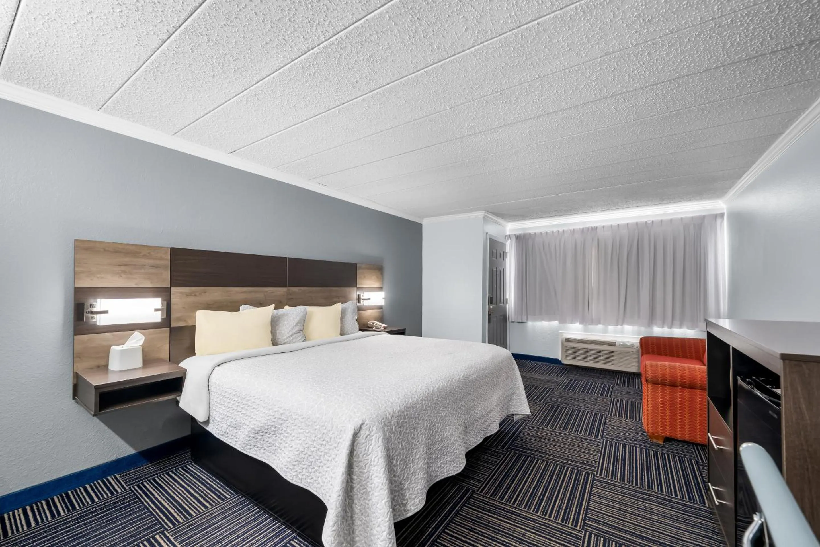 Photo of the whole room, Bed in Admiralty Inn & Suites - a Red Collection Hotel