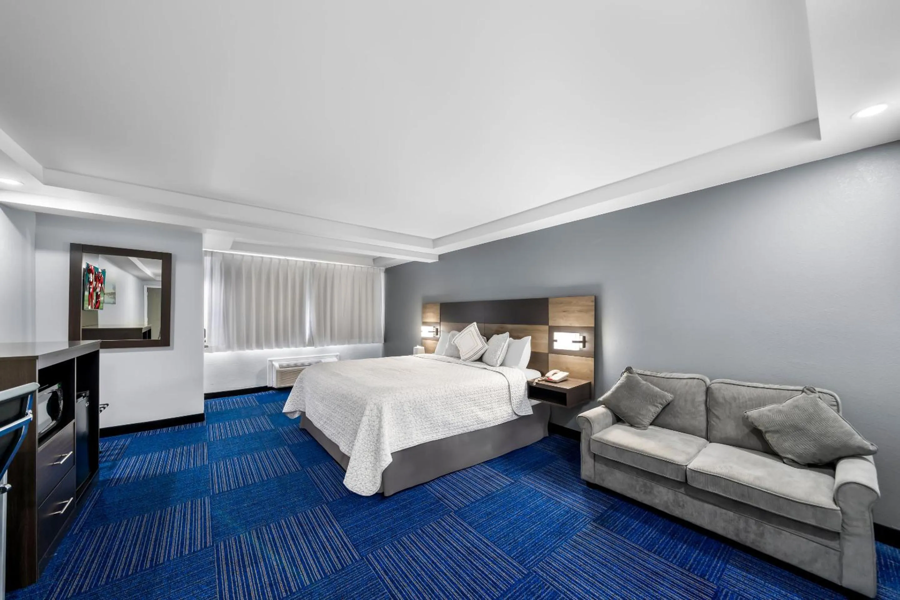 Photo of the whole room, Bed in Admiralty Inn & Suites - a Red Collection Hotel