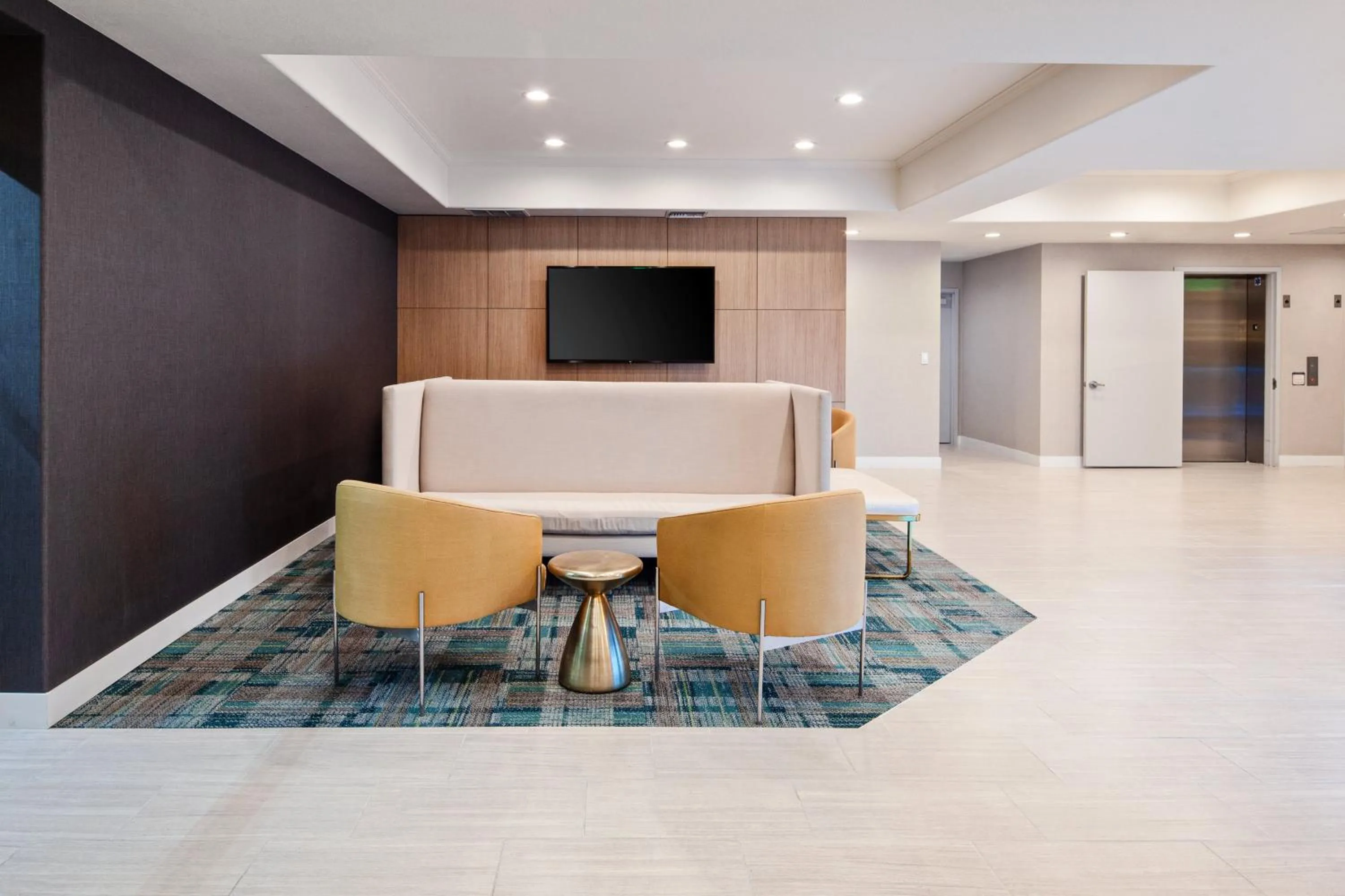 Property building in Holiday Inn Express Hollywood Walk of Fame by IHG