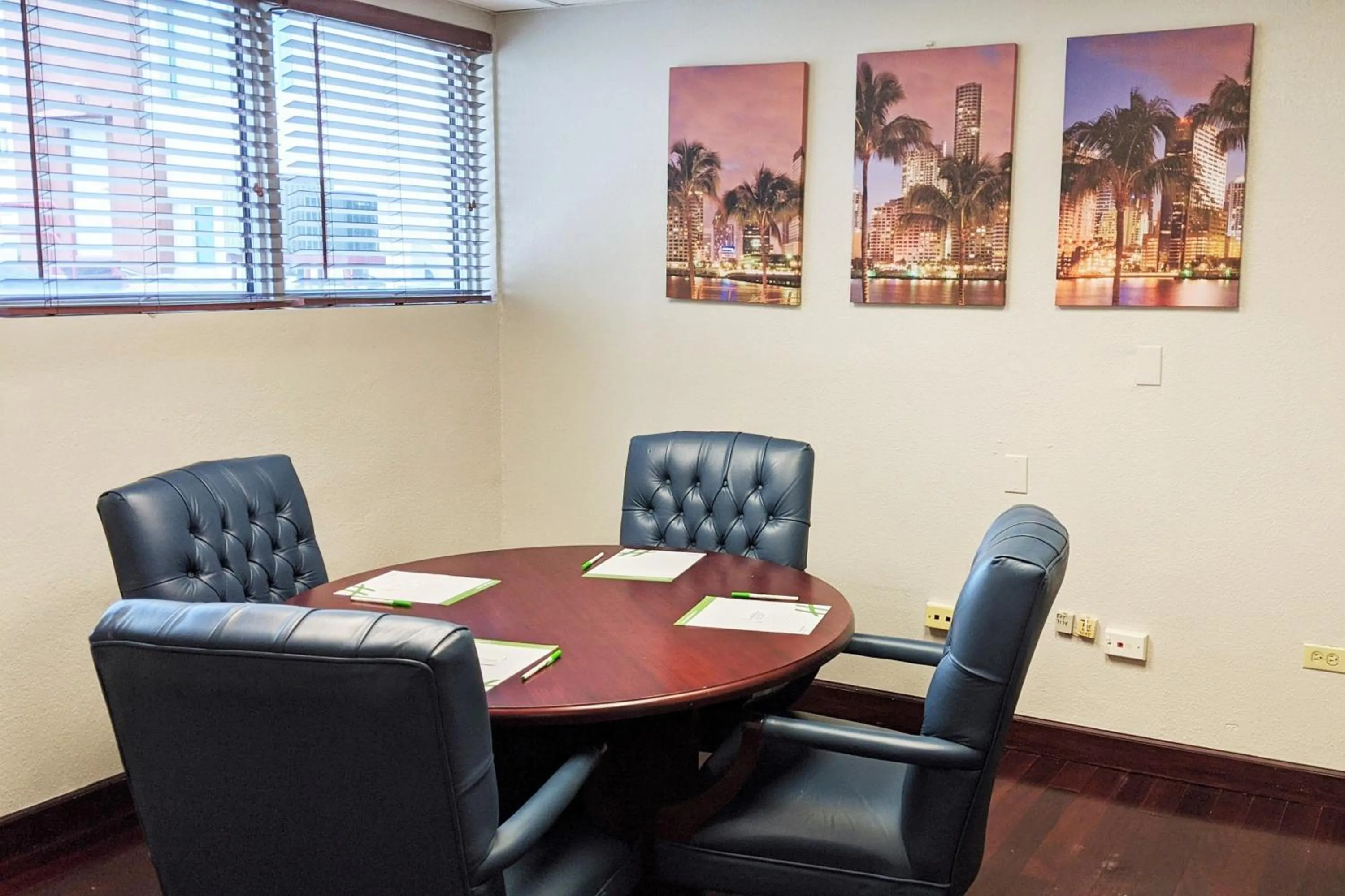 Meeting/conference room in Holiday Inn Hotel Port of Miami-Downtown by IHG