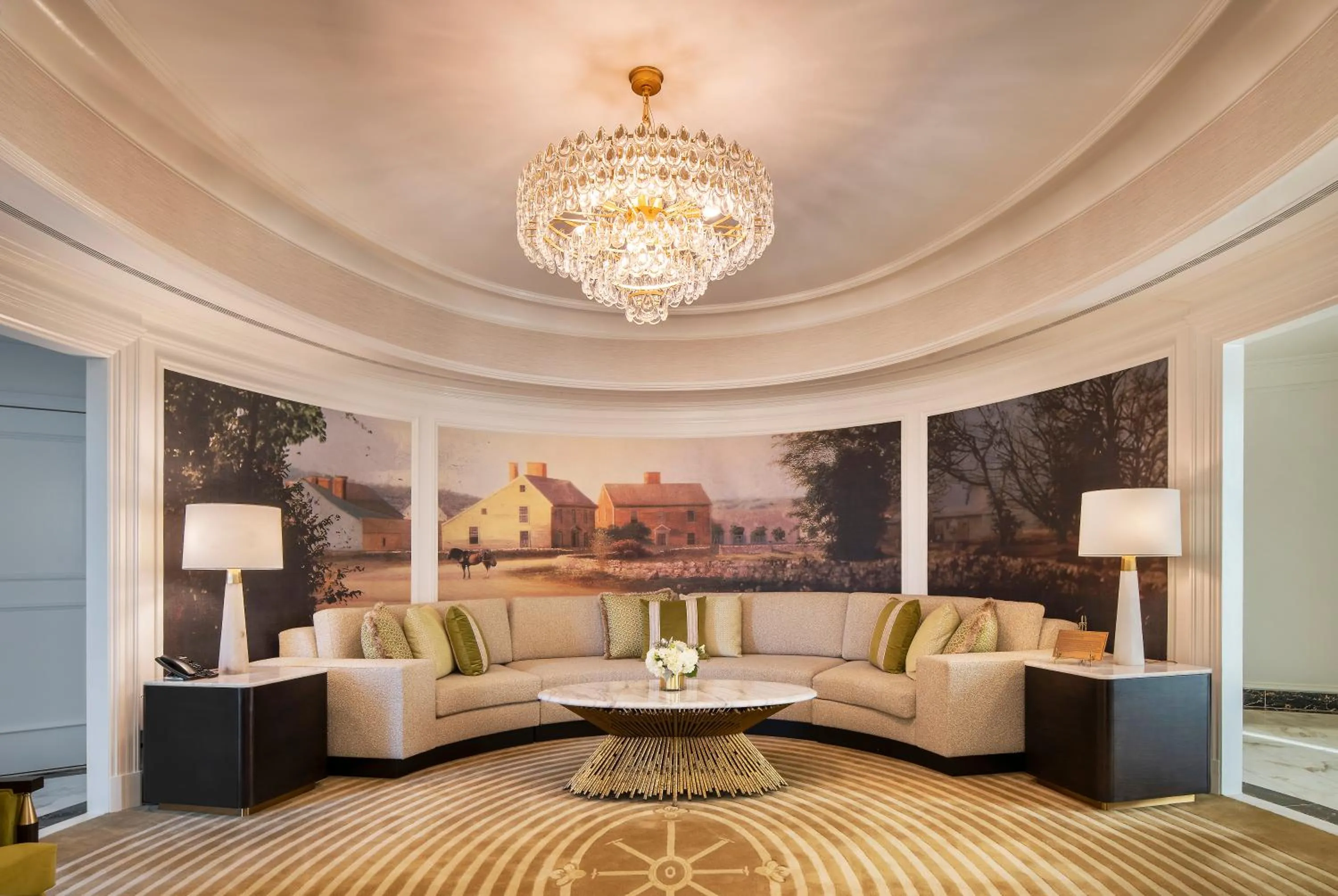 Living room in Willard InterContinental Washington by IHG