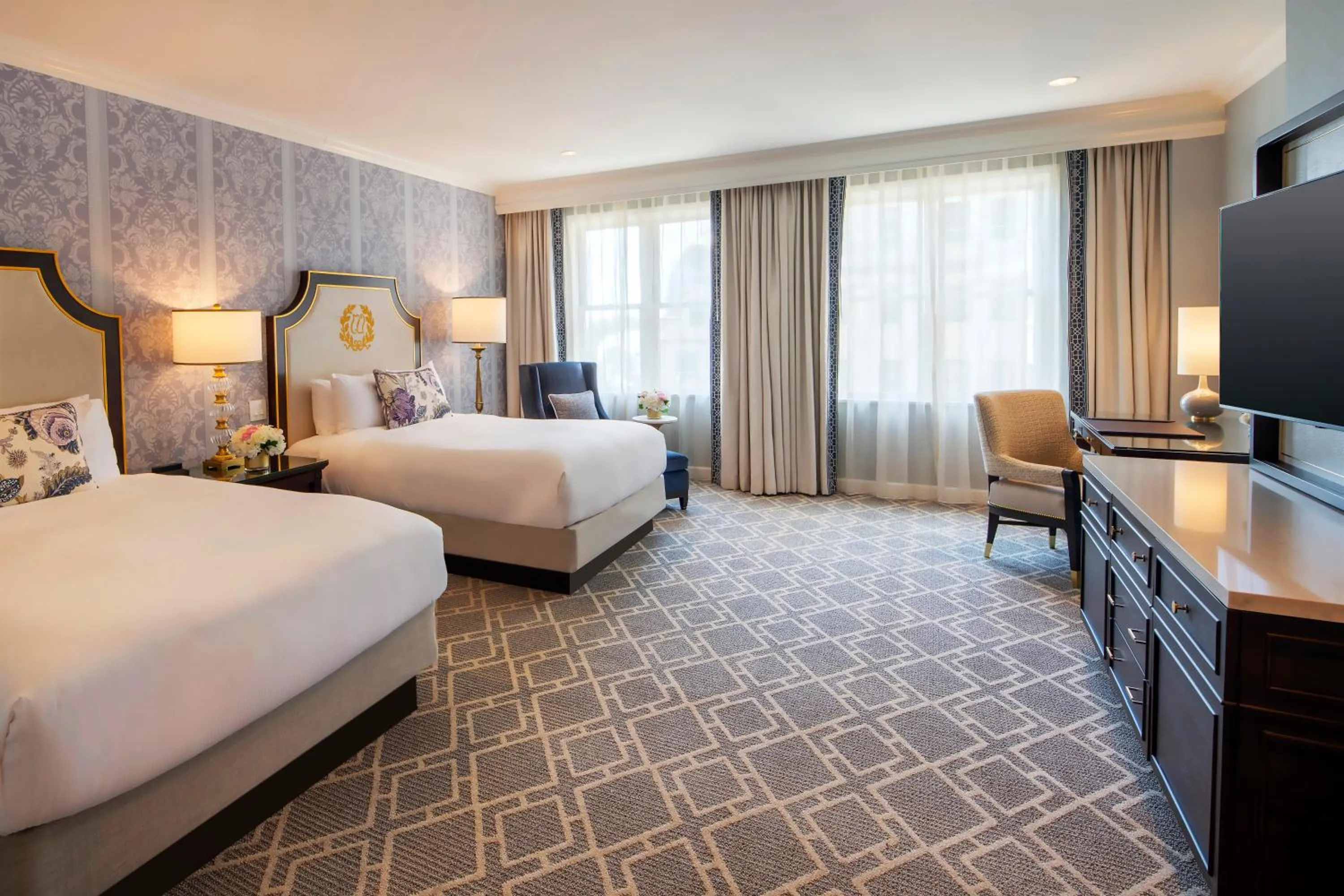 Bed in Willard InterContinental Washington by IHG