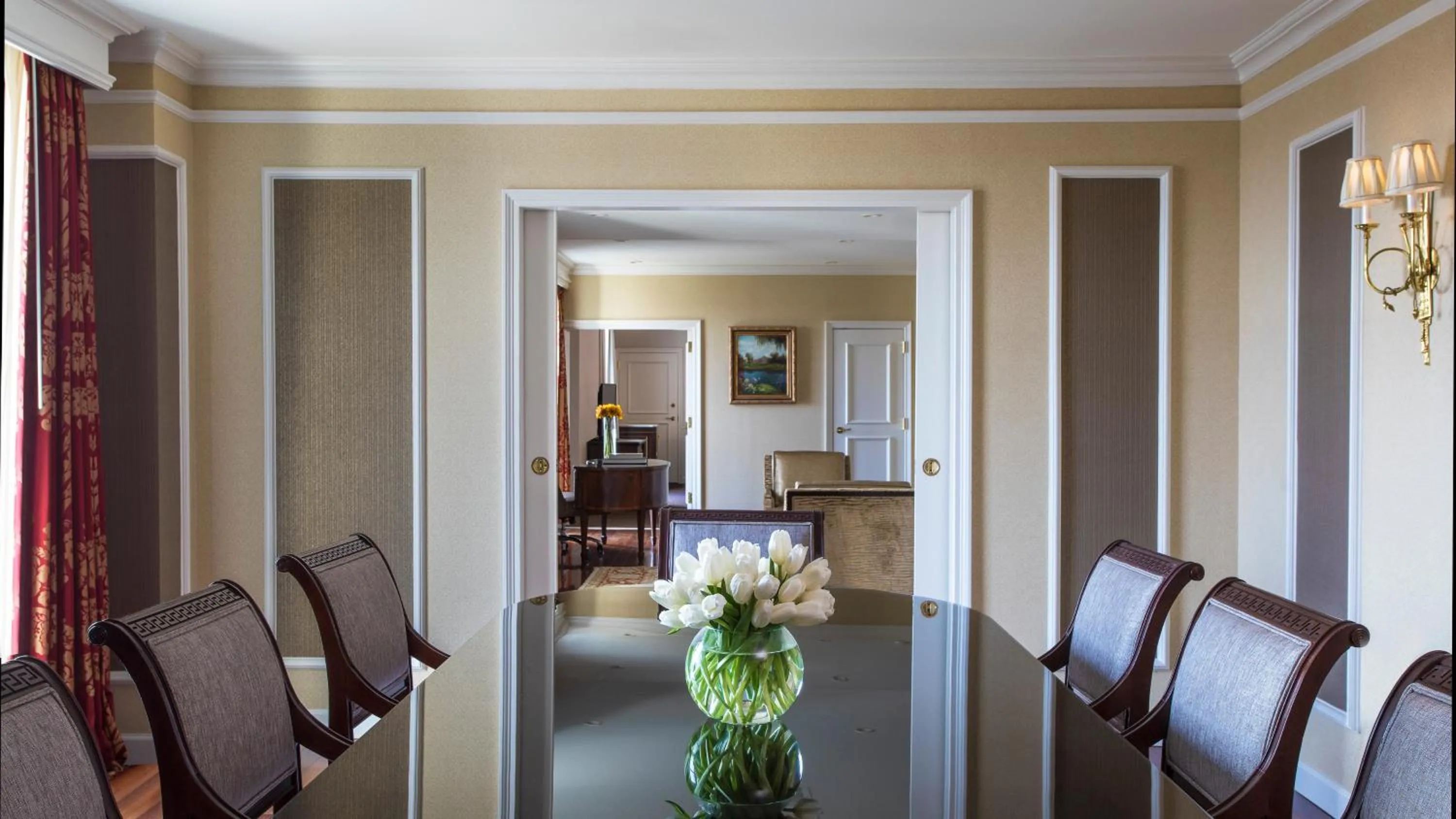 Photo of the whole room in Willard InterContinental Washington by IHG