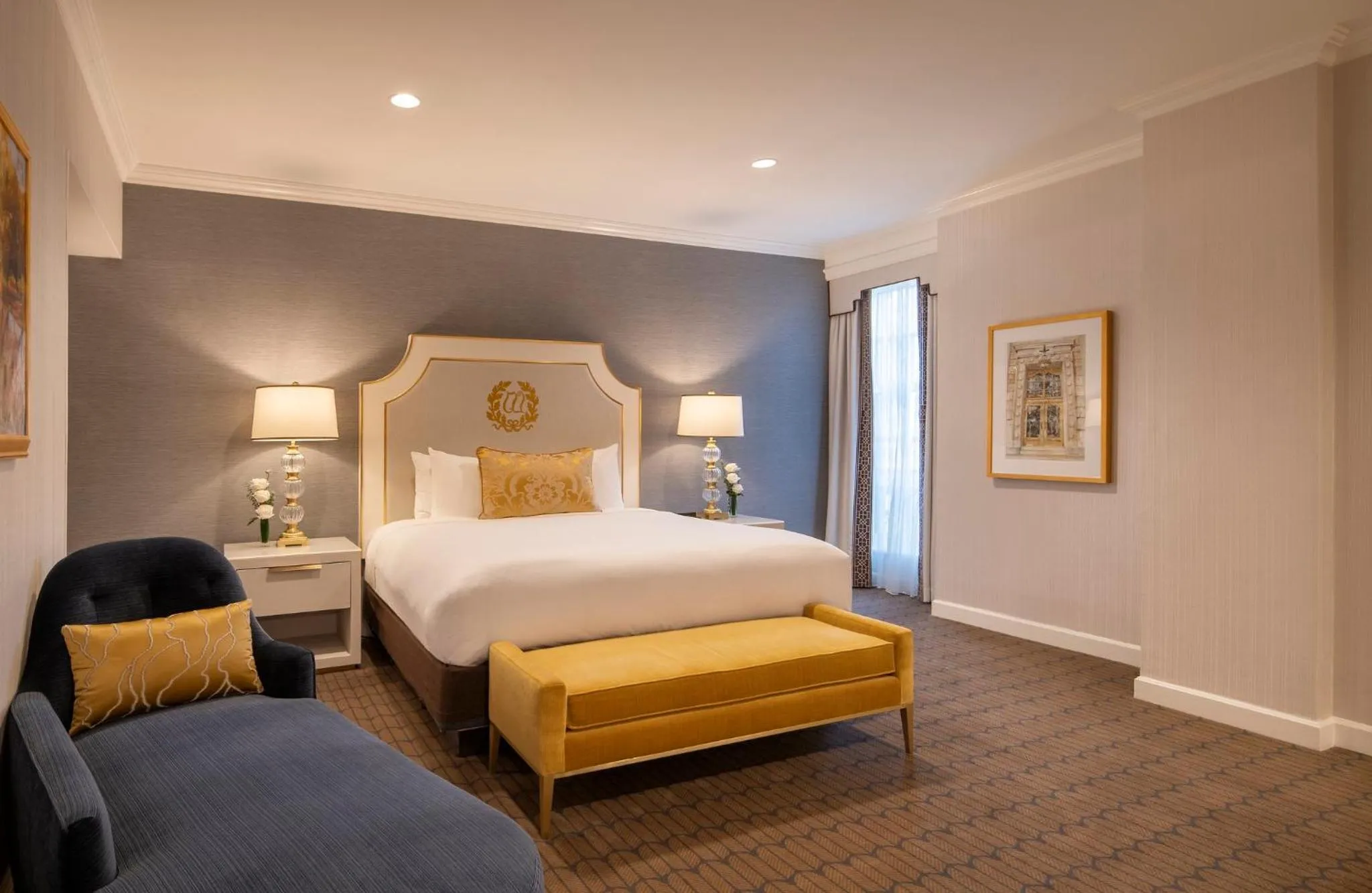 Photo of the whole room, Bed in Willard InterContinental Washington by IHG
