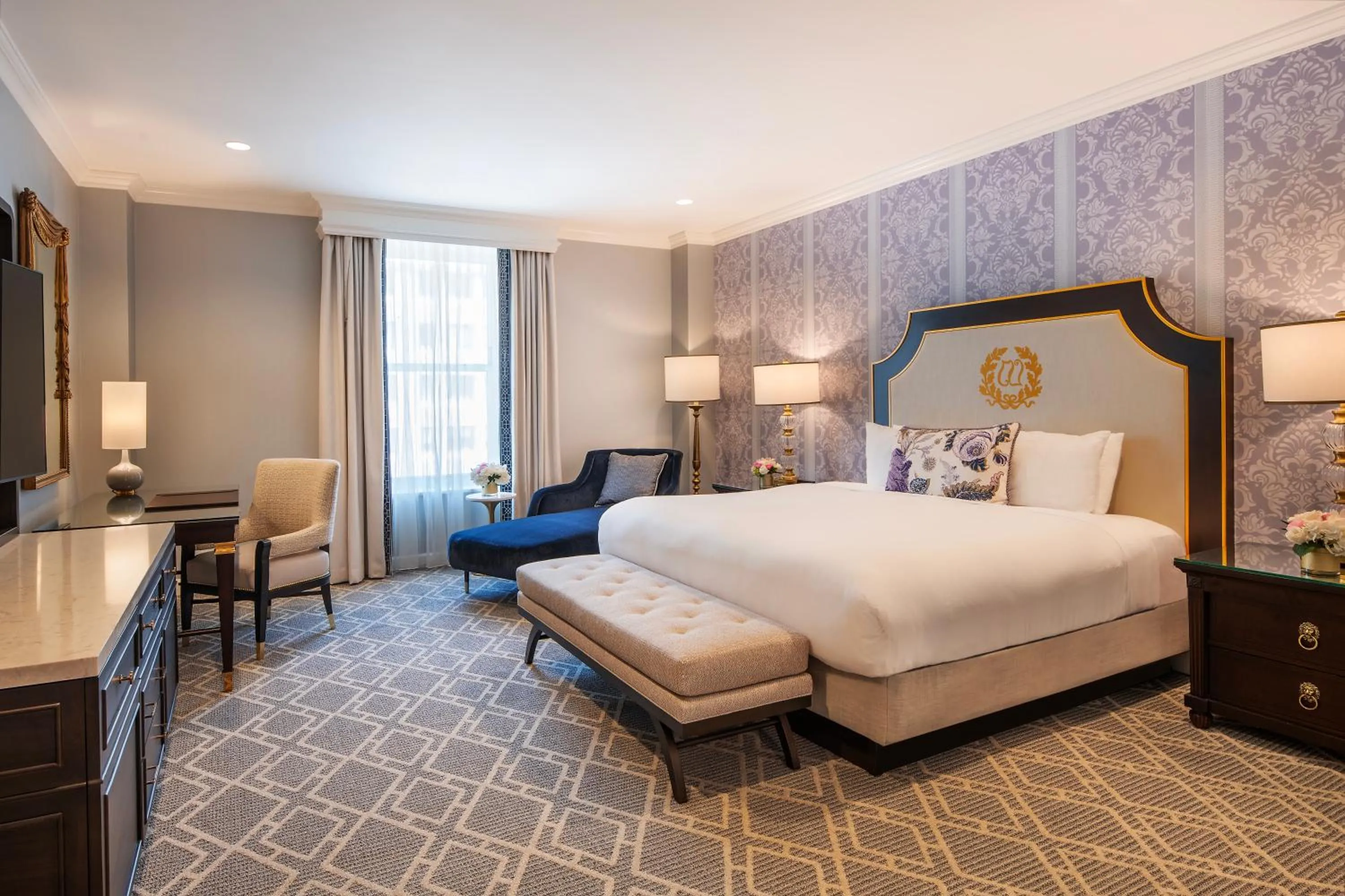 Bed in Willard InterContinental Washington by IHG