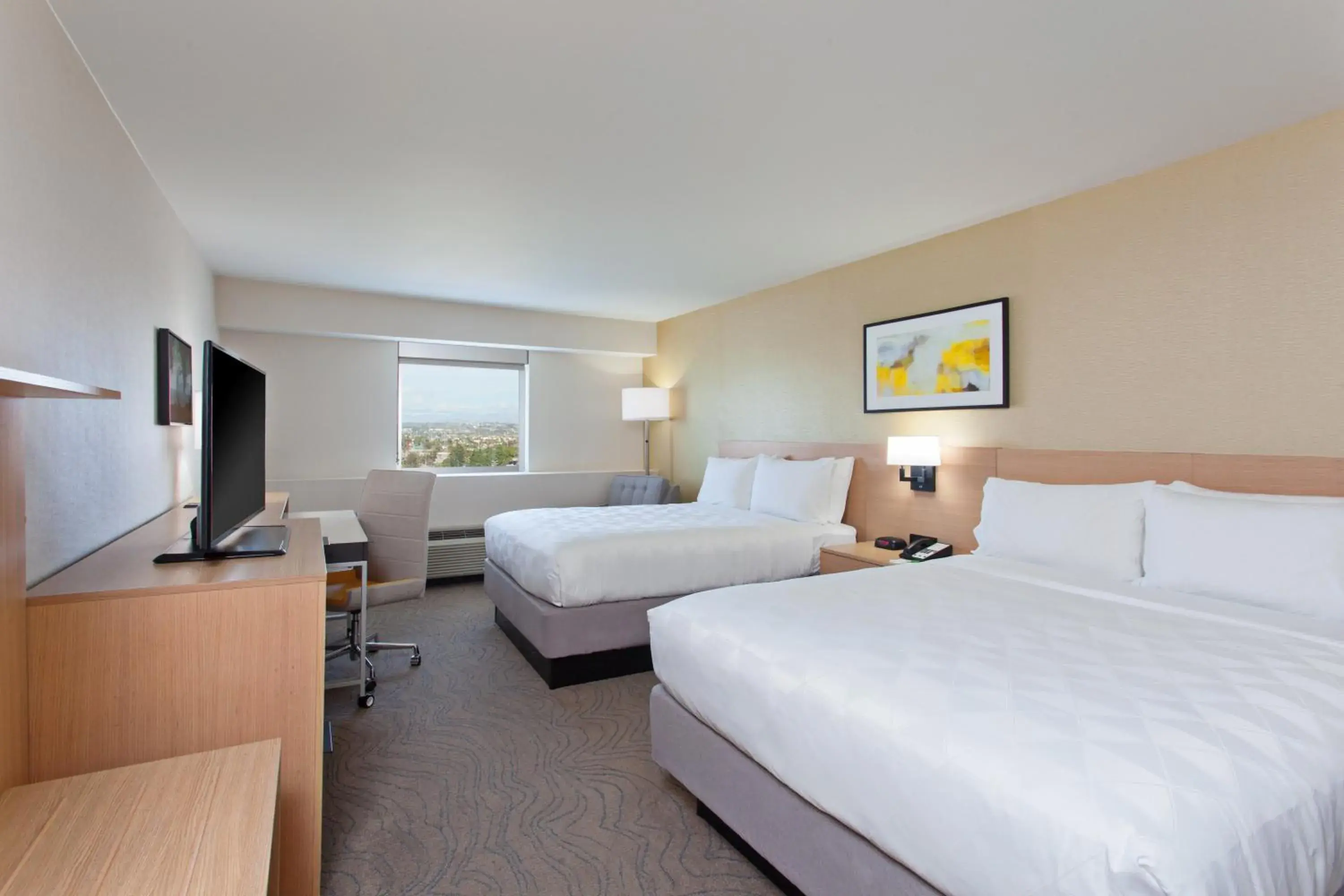 Premium Queen Room with Two Queen Beds - Top-Floor in Holiday Inn Los Angeles - LAX Airport by IHG Premium Queen Room with Two Queen Beds - Top-Floor in Holiday Inn Los Angeles - LAX Airport by IHG