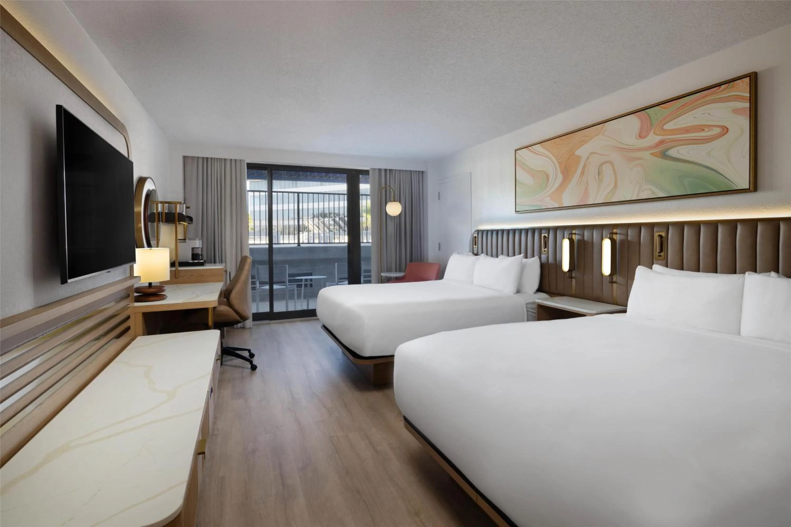 Bedroom, Bed in Sonesta Miami Airport