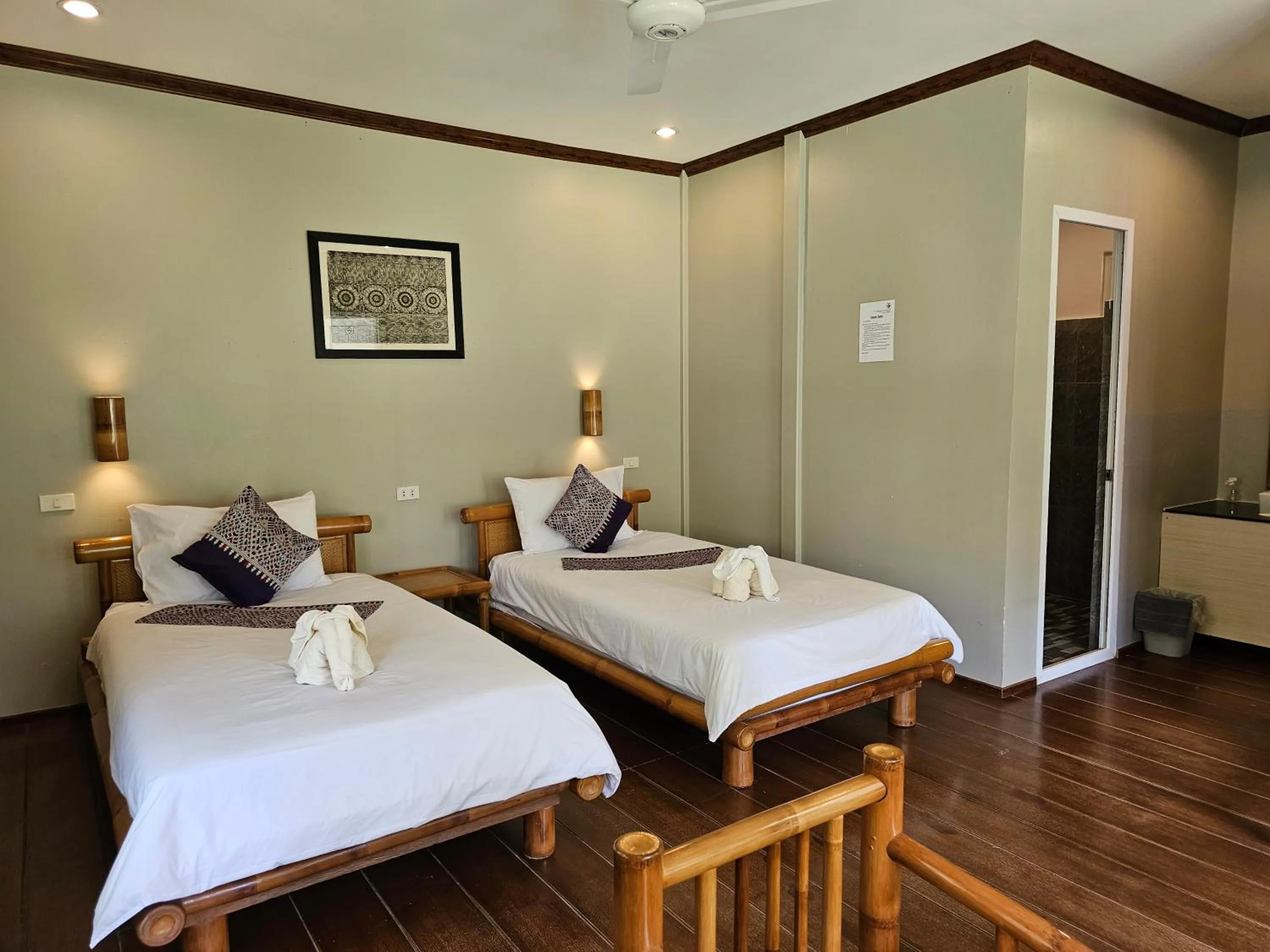 Photo of the whole room, Bed in Bearlinbungalow