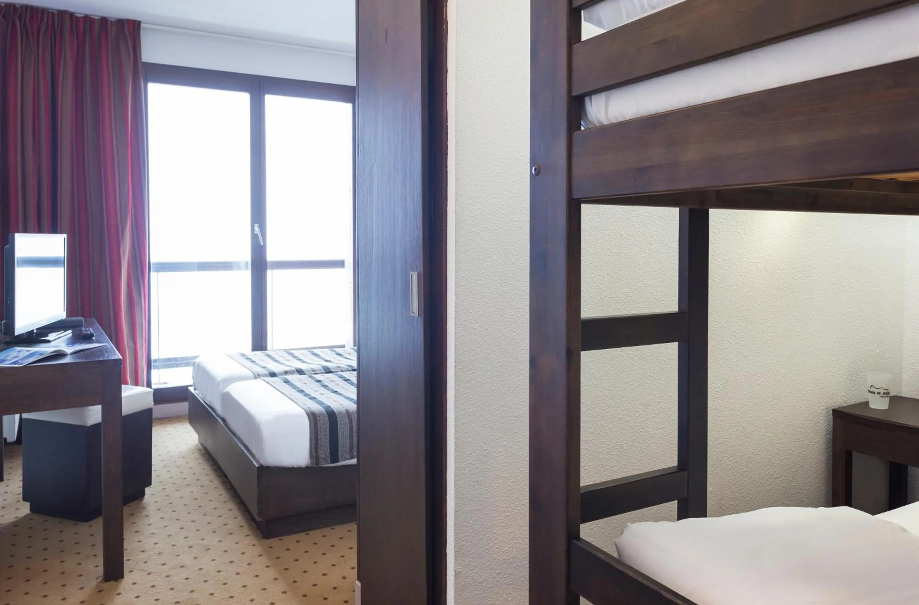 Bedroom, Bed in Diva