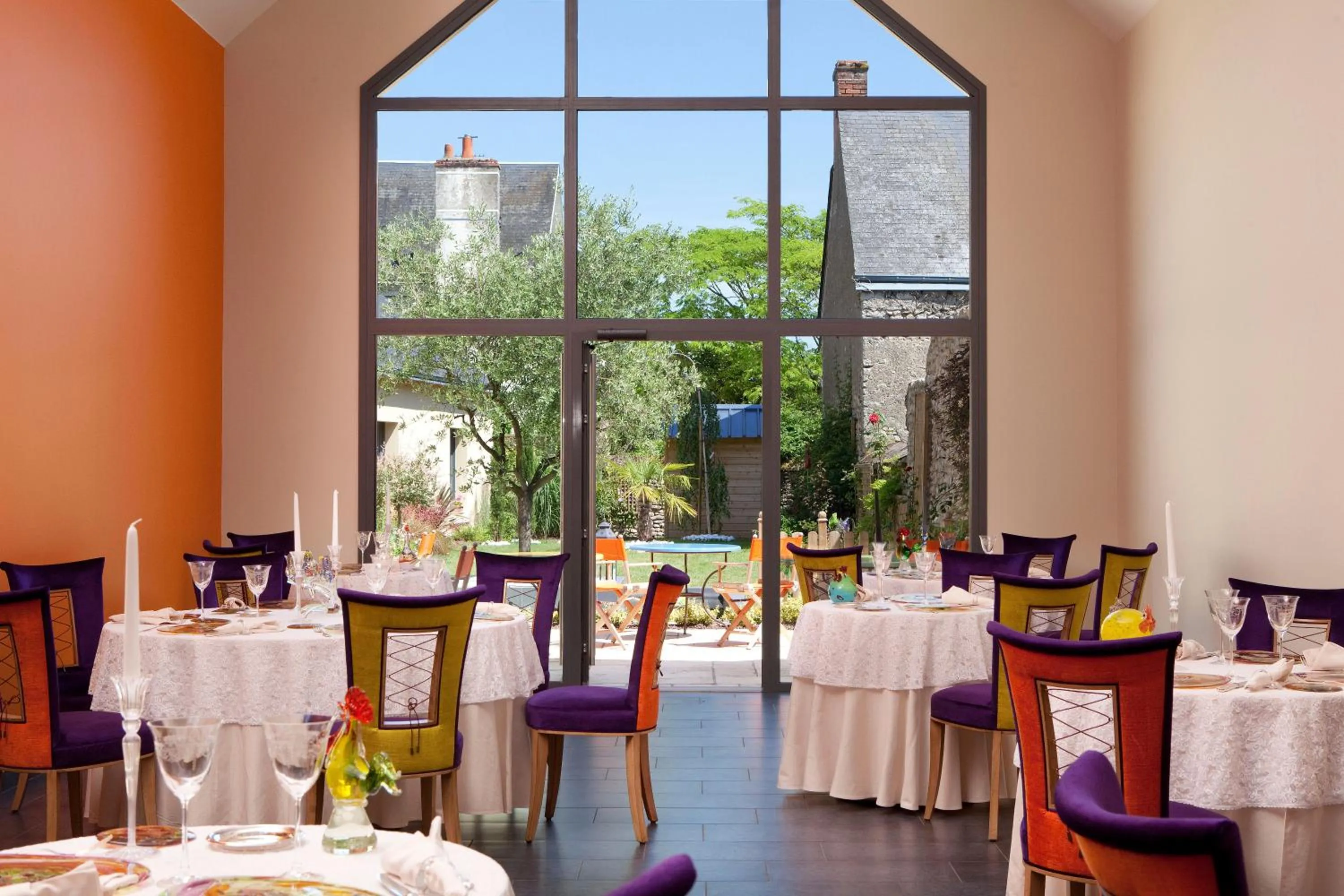 Restaurant/places to eat in Logis hôtel Ô en Couleur