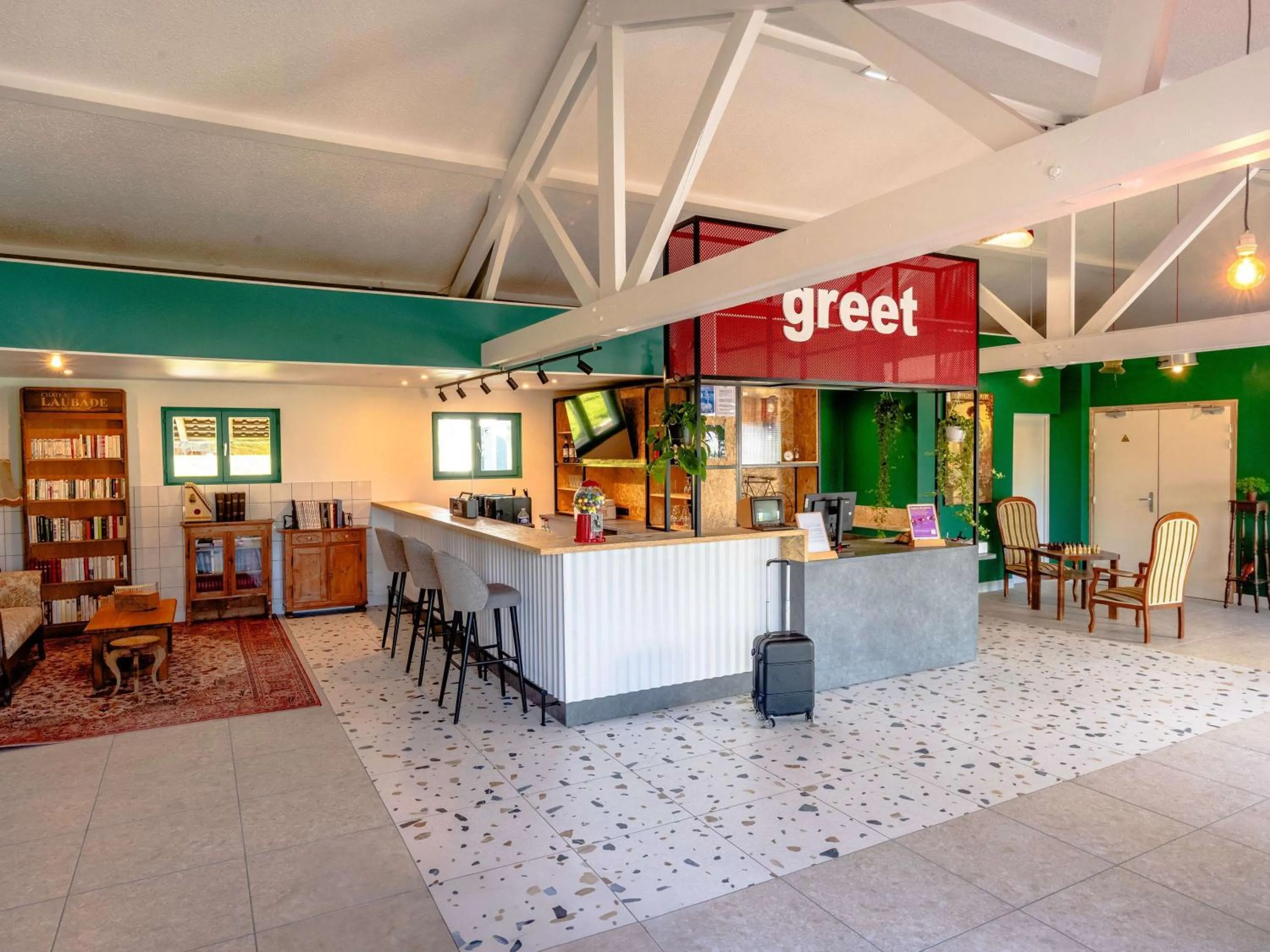 Lobby or reception in Hôtel Restaurant Relais Vert - Montbeliard
