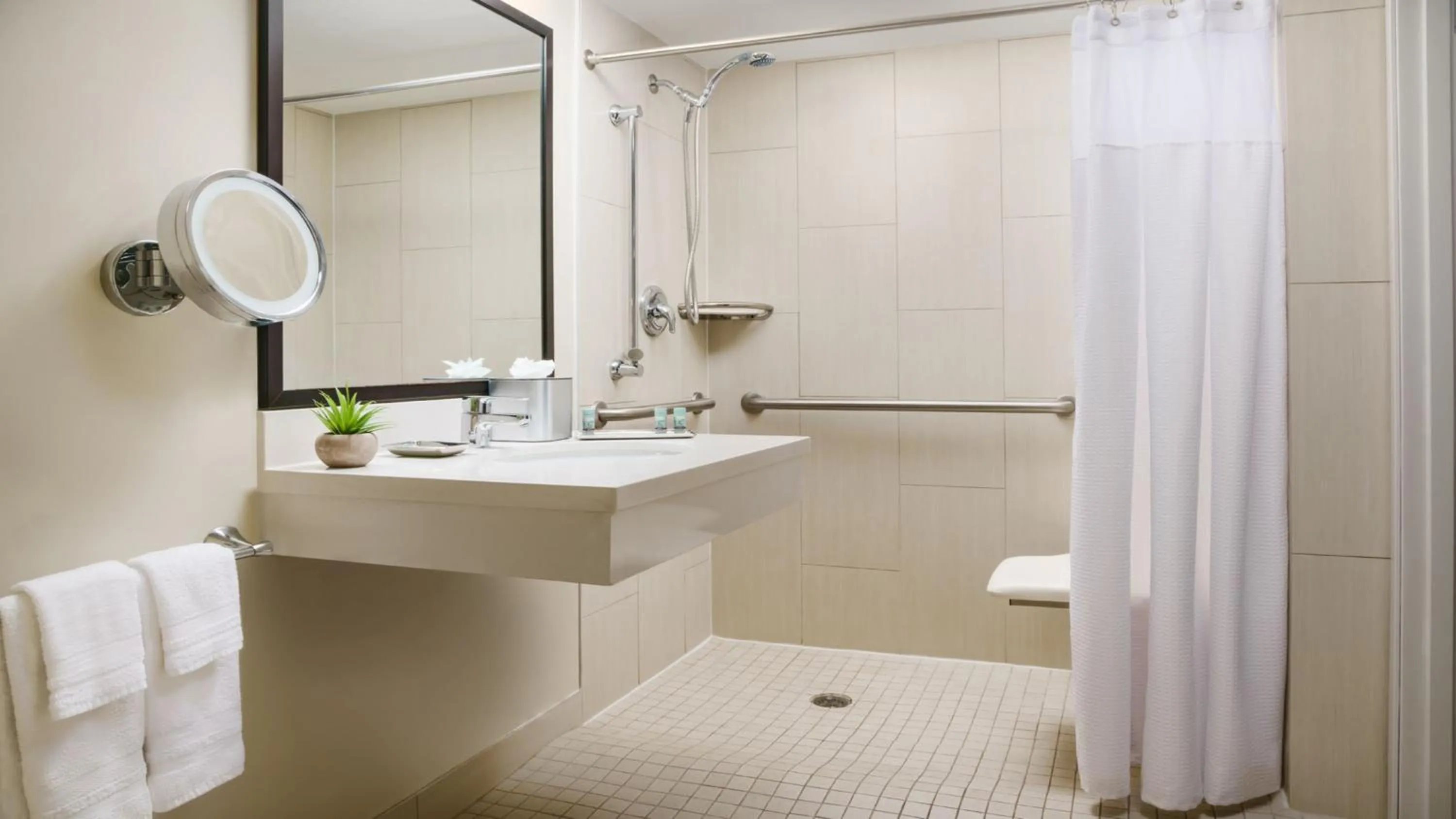 Bathroom in Crowne Plaza Phoenix Airport - PHX by IHG