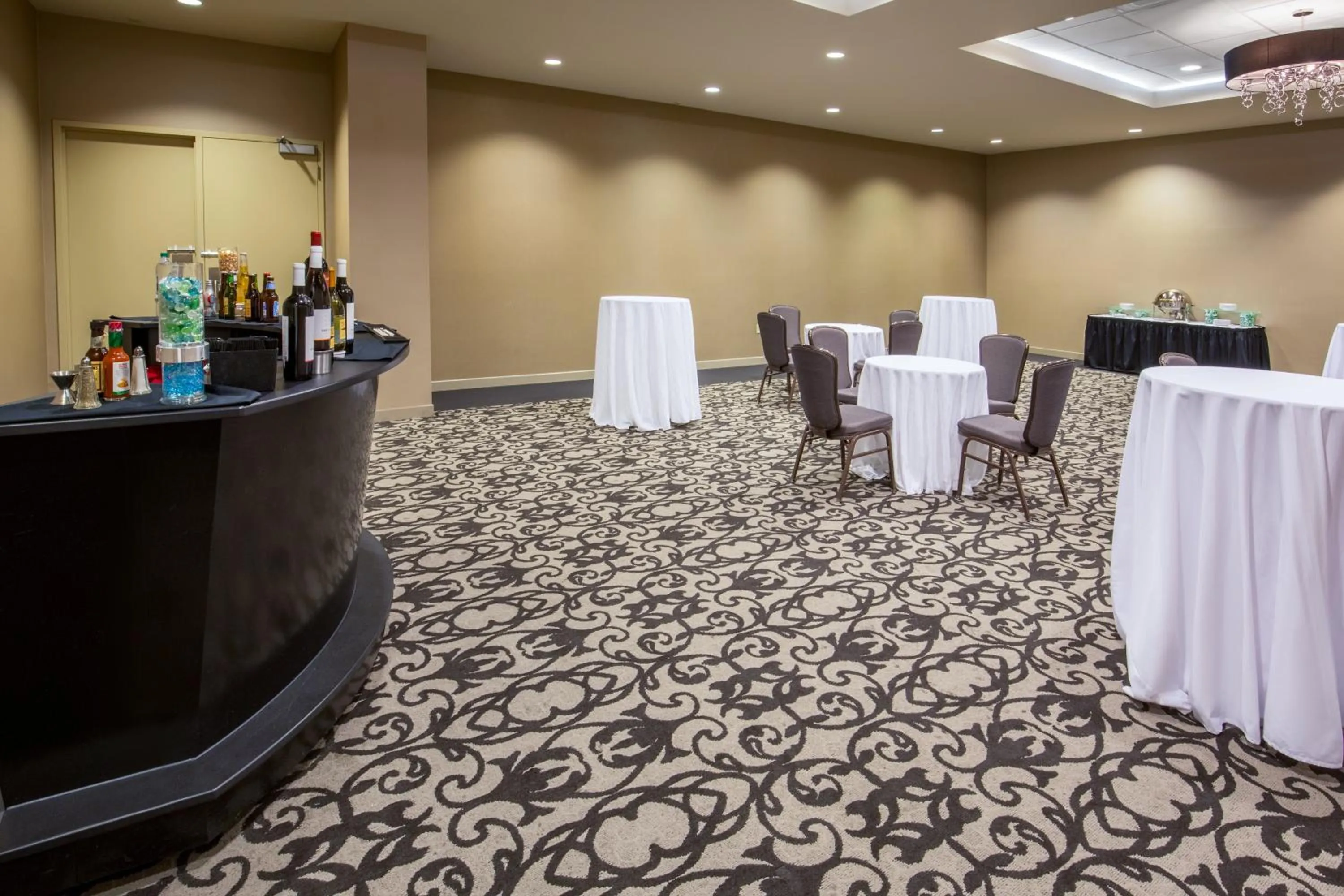 Meeting/conference room in Crowne Plaza Phoenix Airport - PHX by IHG