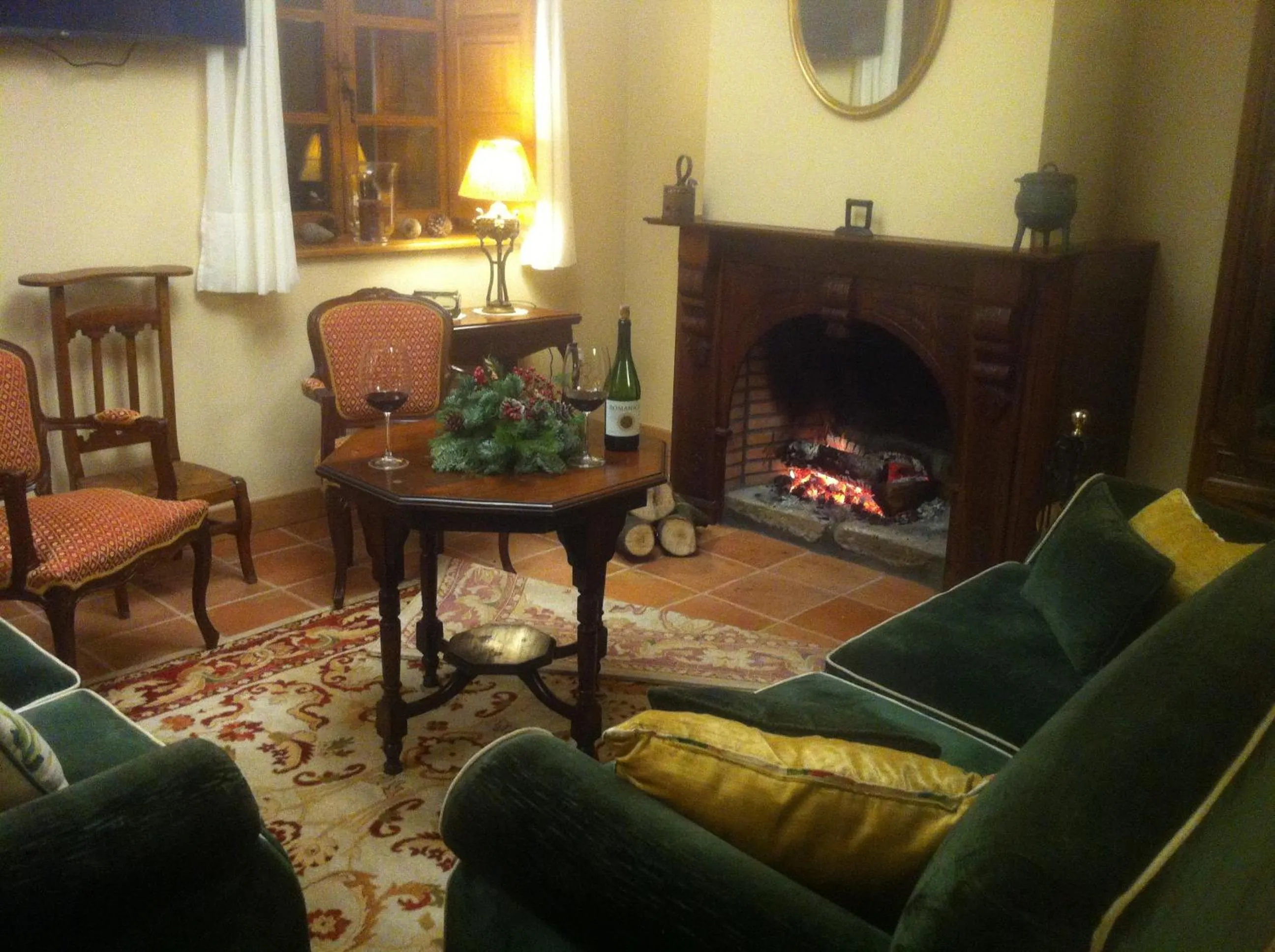 Communal lounge/ TV room in Hotel Colonial de Santillana