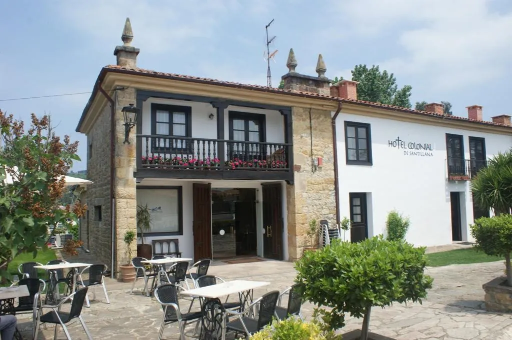 Property building in Hotel Colonial de Santillana