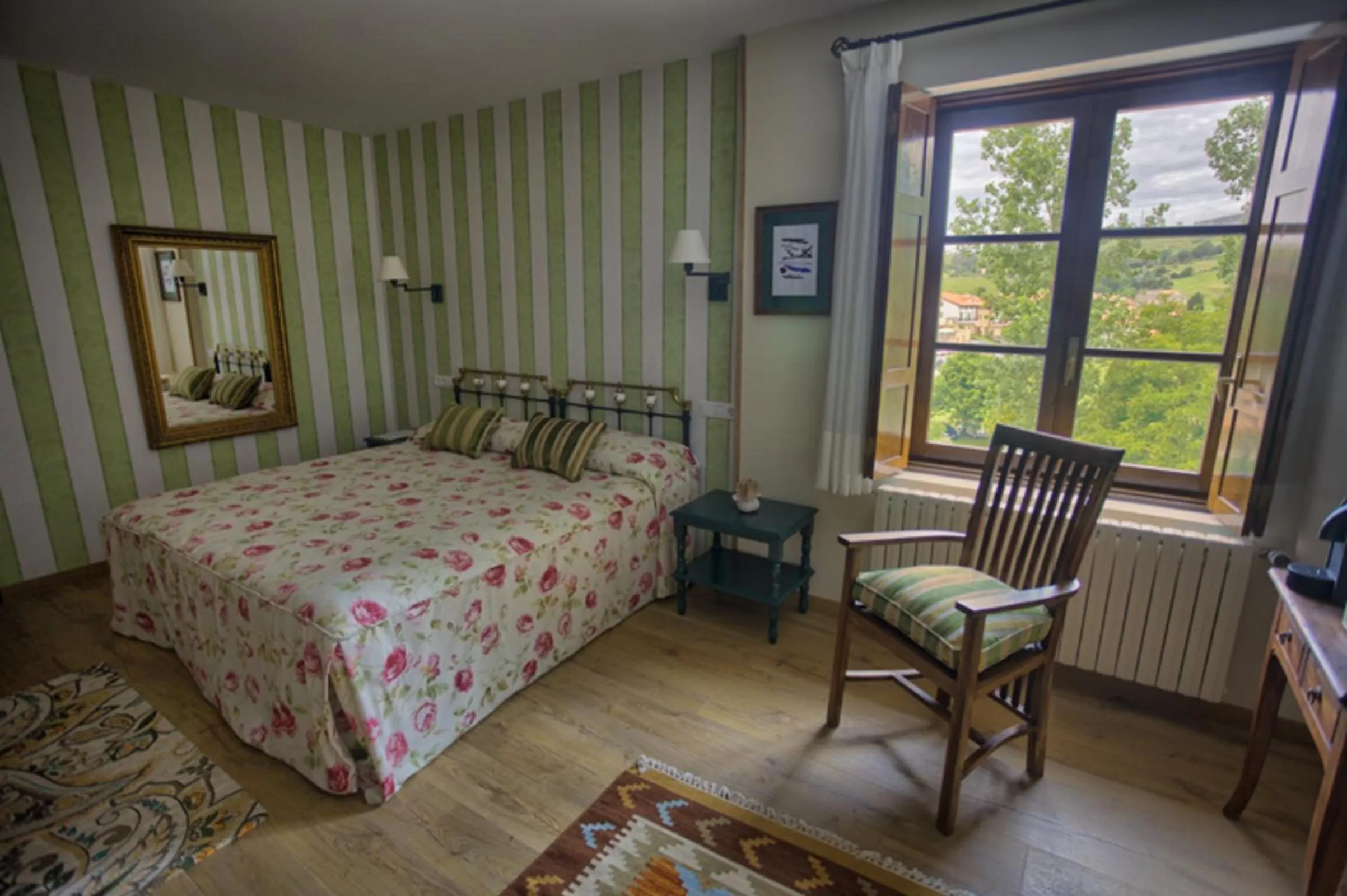 Bed in Hotel Colonial de Santillana