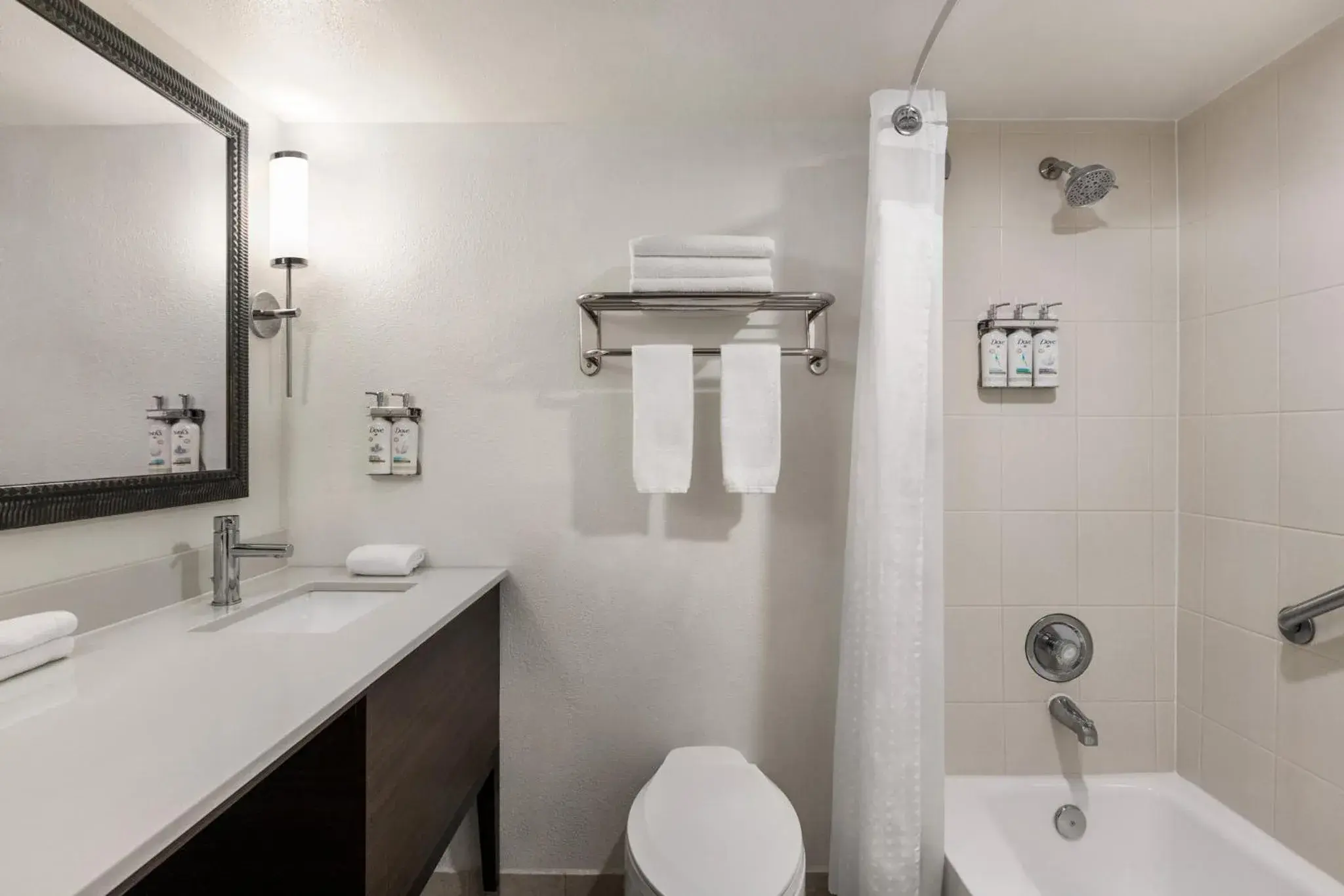 Standard Room in Holiday Inn Miami Beach-Oceanfront by IHG Standard Room in Holiday Inn Miami Beach-Oceanfront by IHG