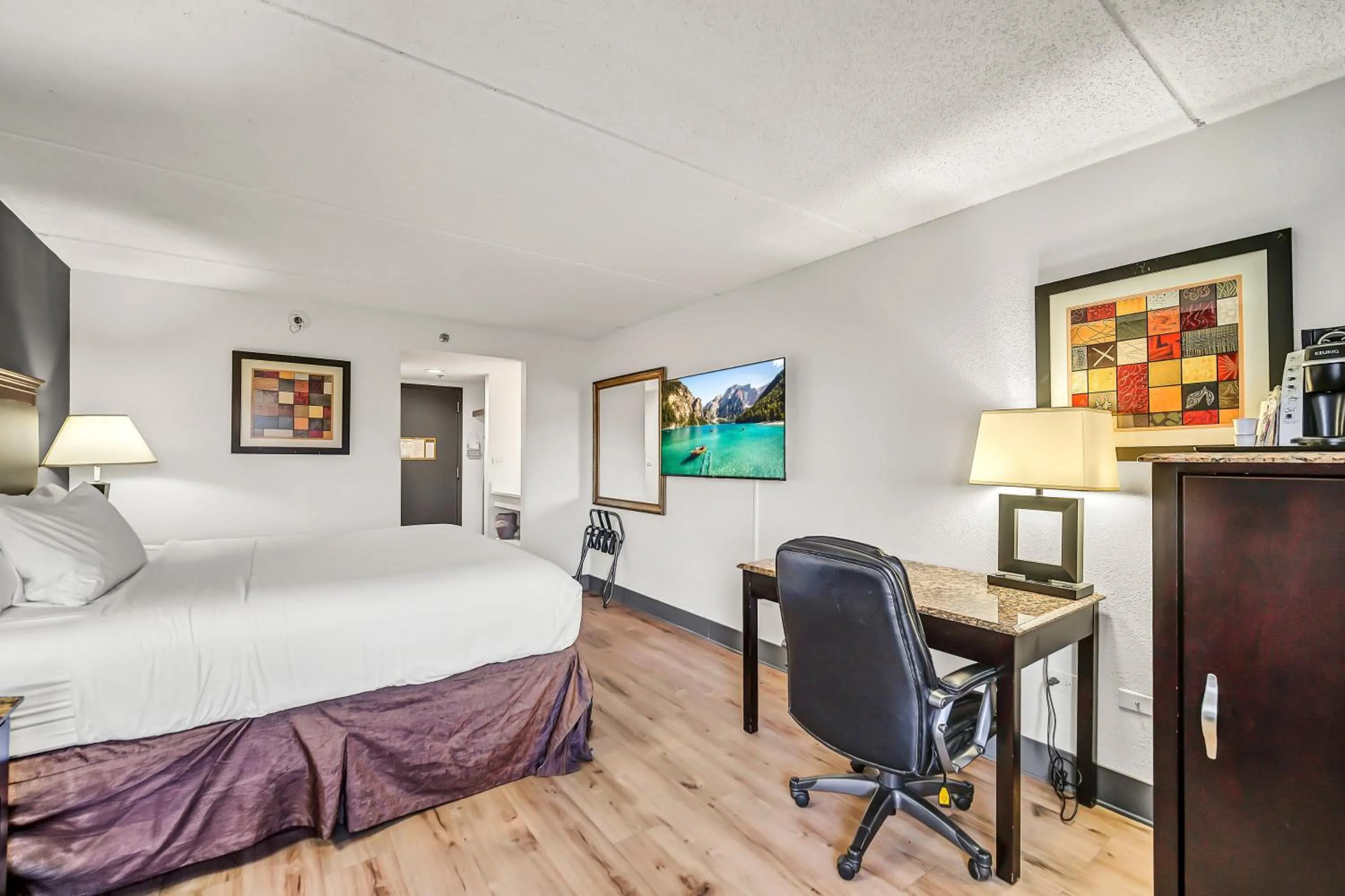 Bed in Radisson Hotel Schaumburg