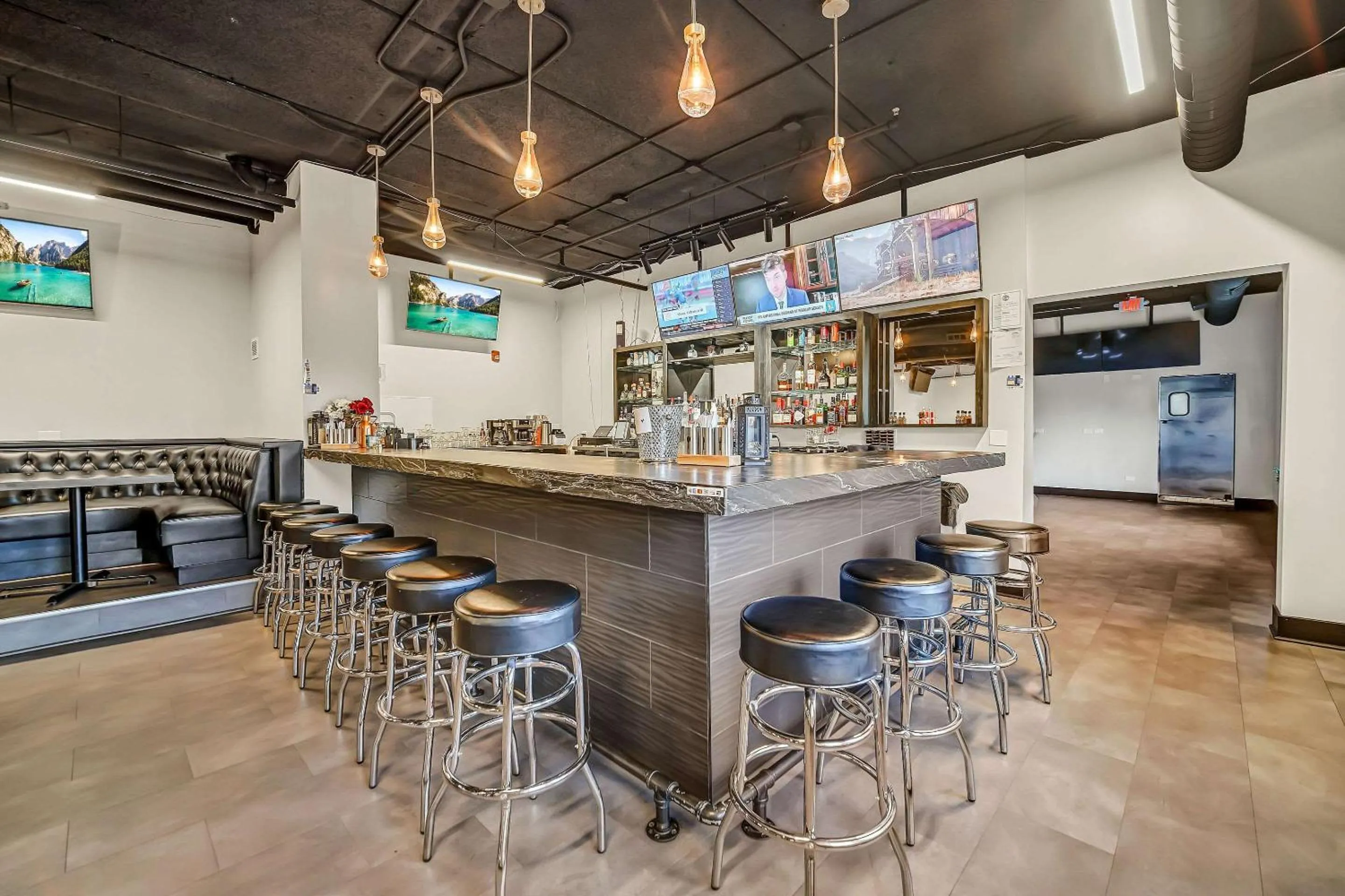 Lounge or bar in Radisson Hotel Schaumburg