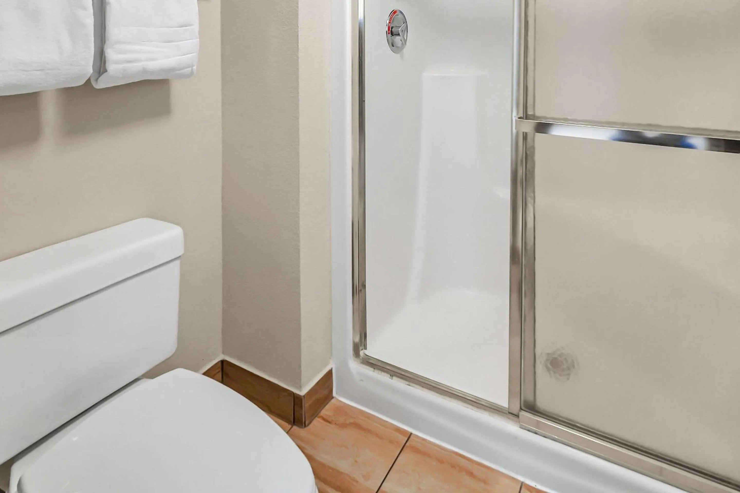 Bedroom in Radisson Hotel Schaumburg