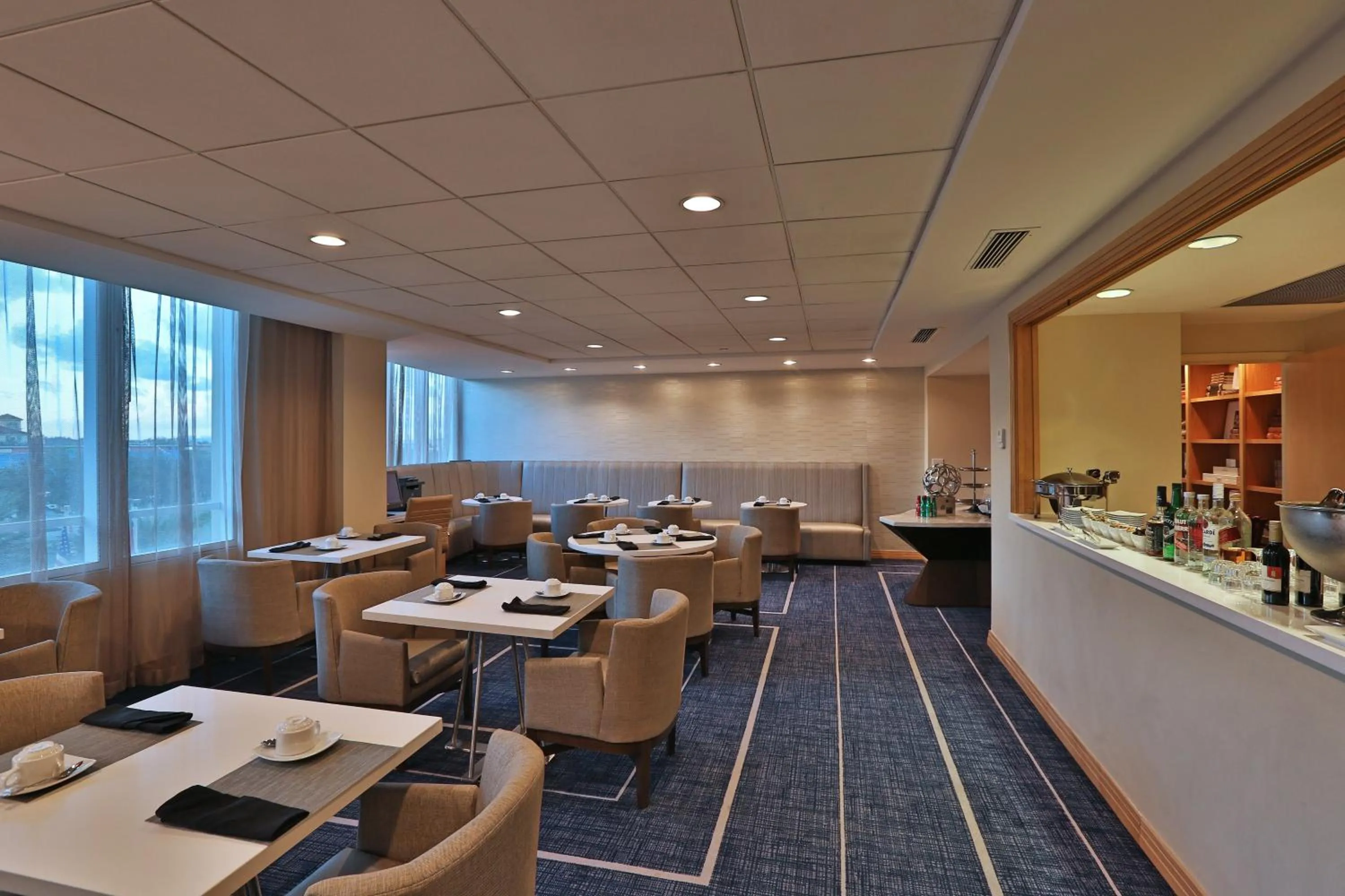 Photo of the whole room in InterContinental At Doral Miami by IHG