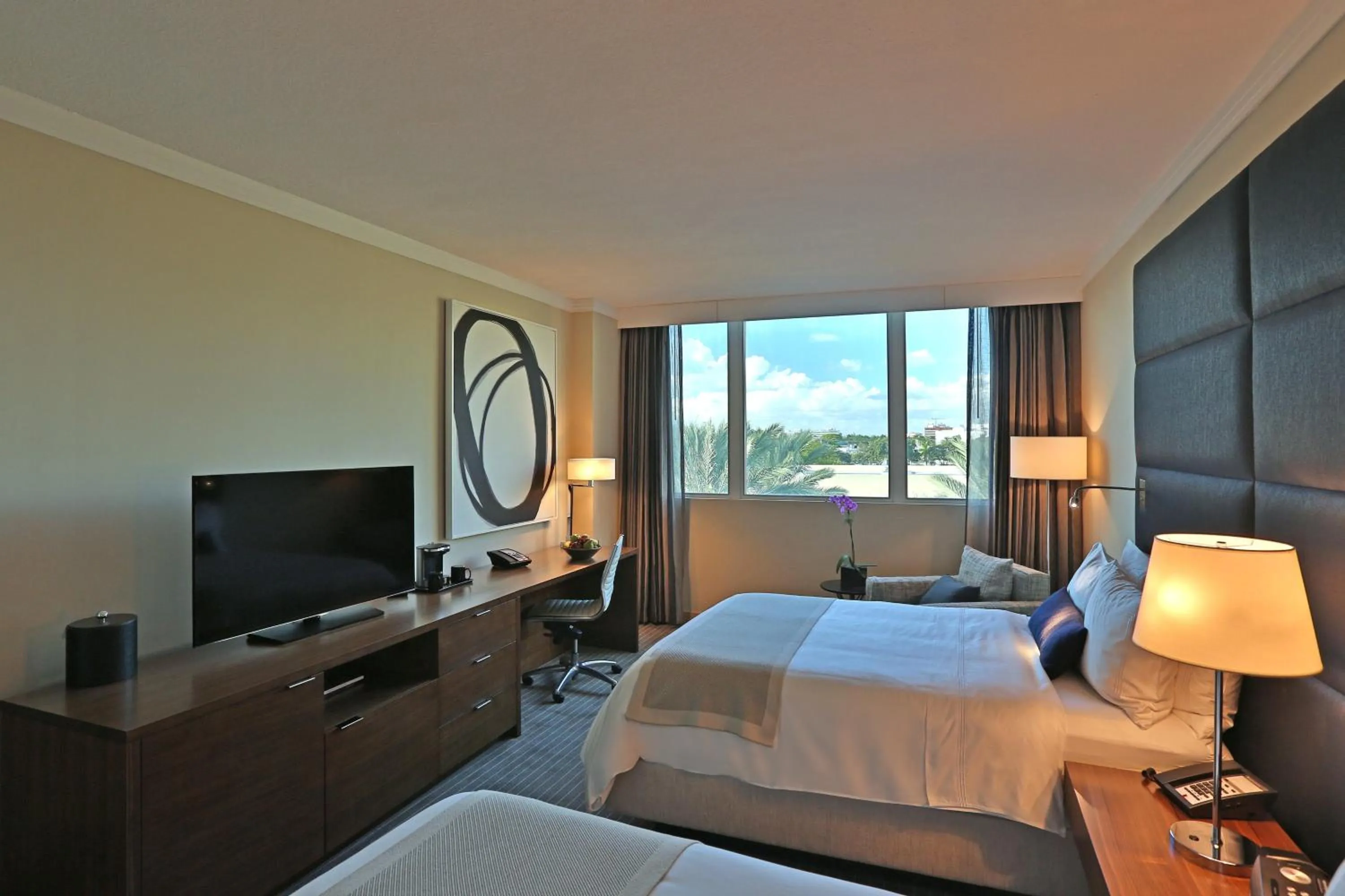 Photo of the whole room, Bed in InterContinental At Doral Miami by IHG