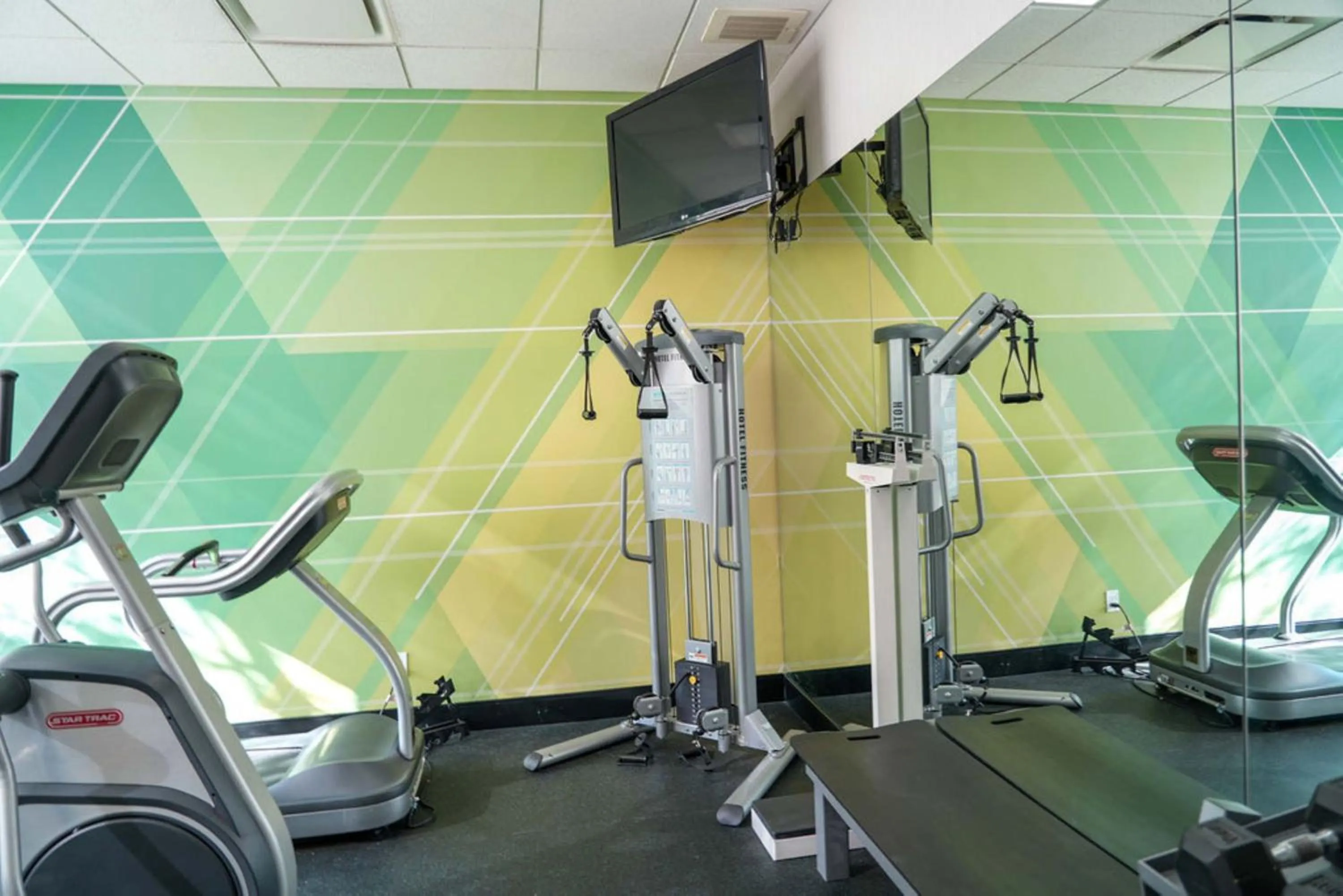 Spa and wellness centre/facilities in Holiday Inn & Suites Phoenix Airport by IHG