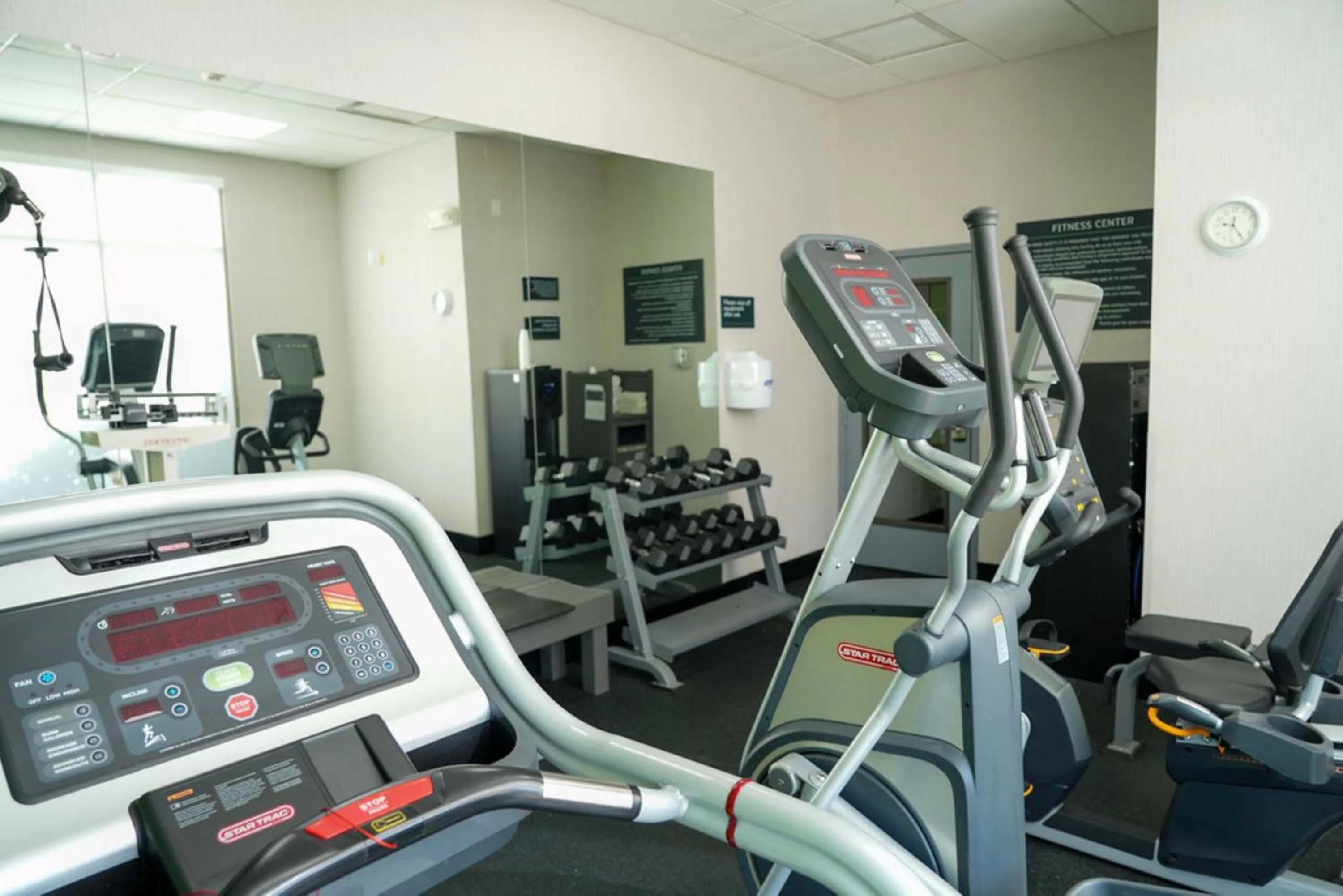 Spa and wellness centre/facilities in Holiday Inn & Suites Phoenix Airport by IHG